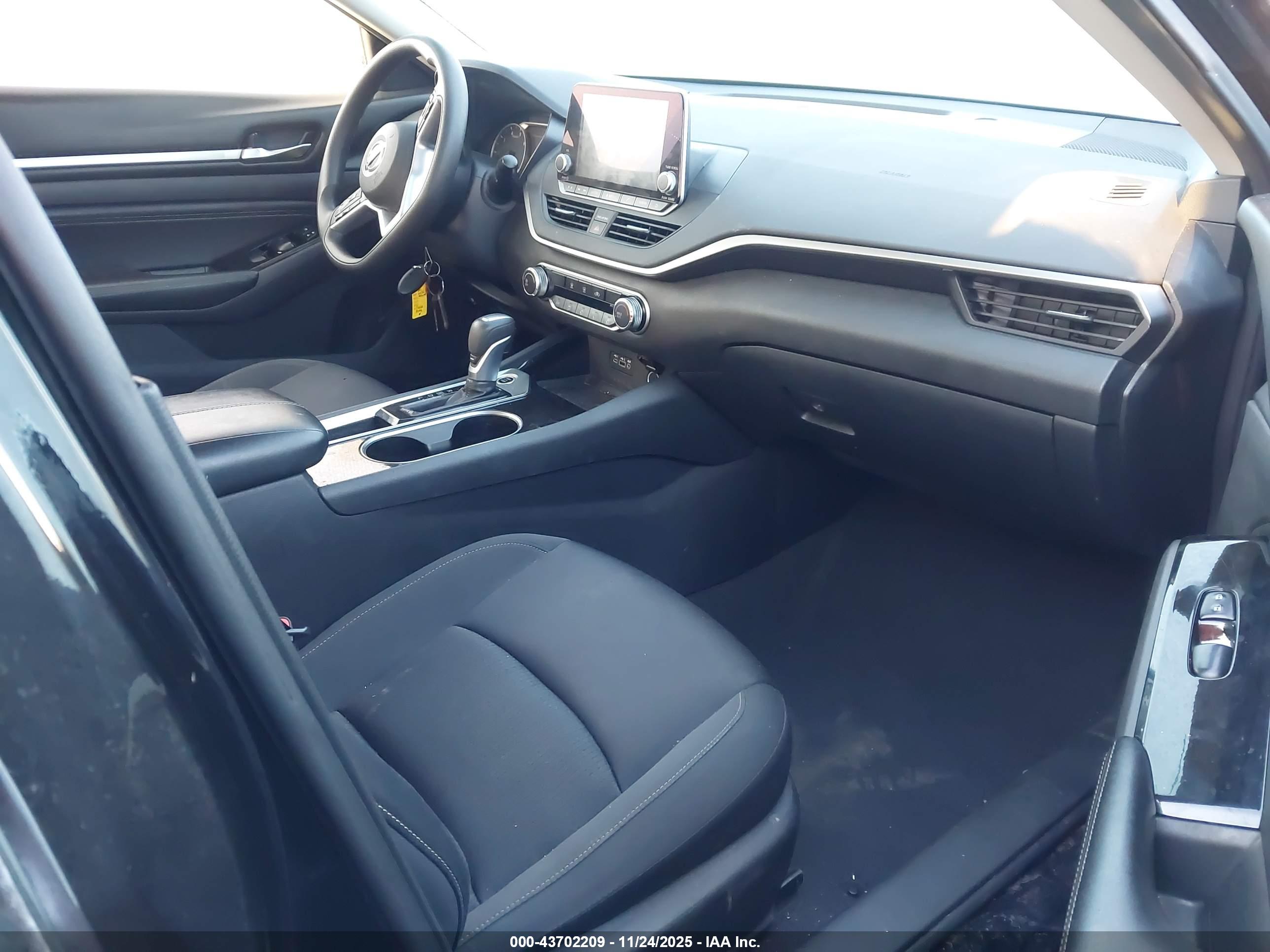 NISSAN ALTIMA image 5