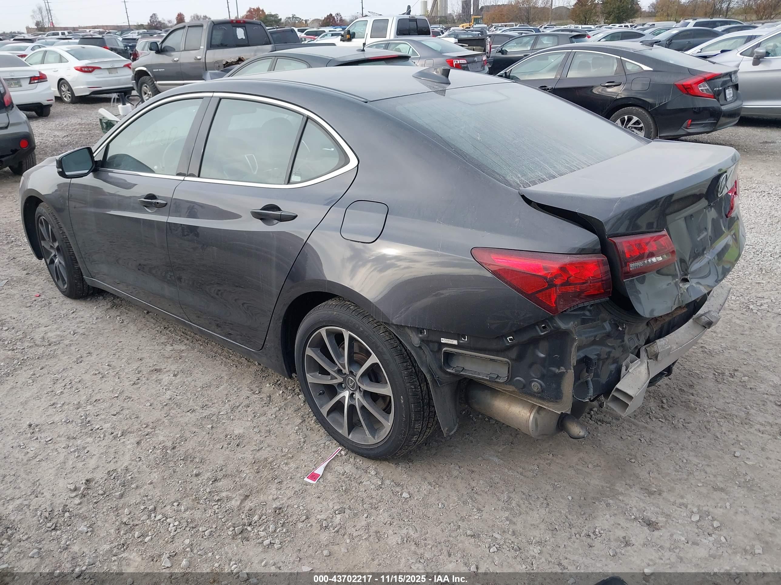ACURA TLX image 3