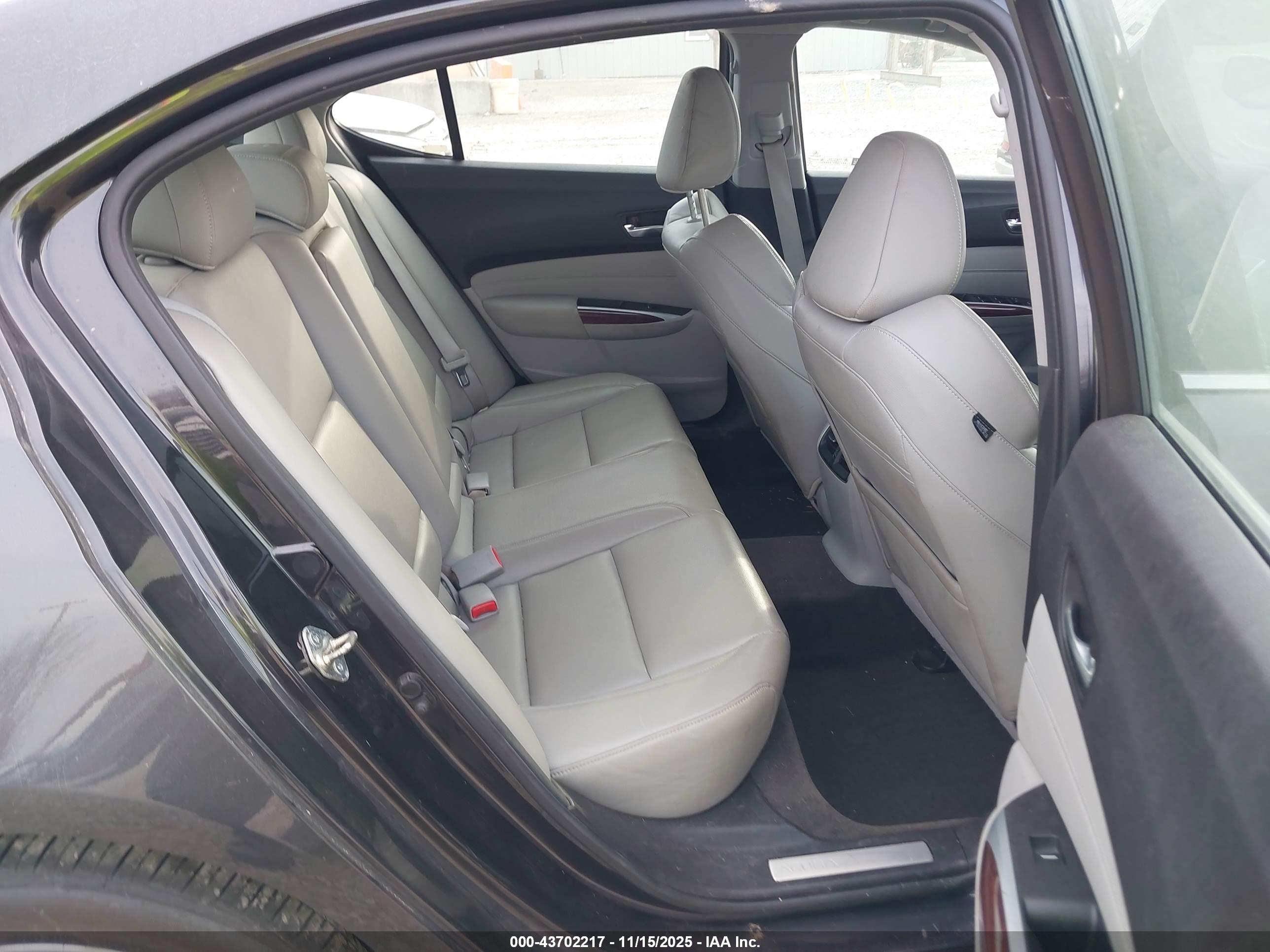 ACURA TLX image 8