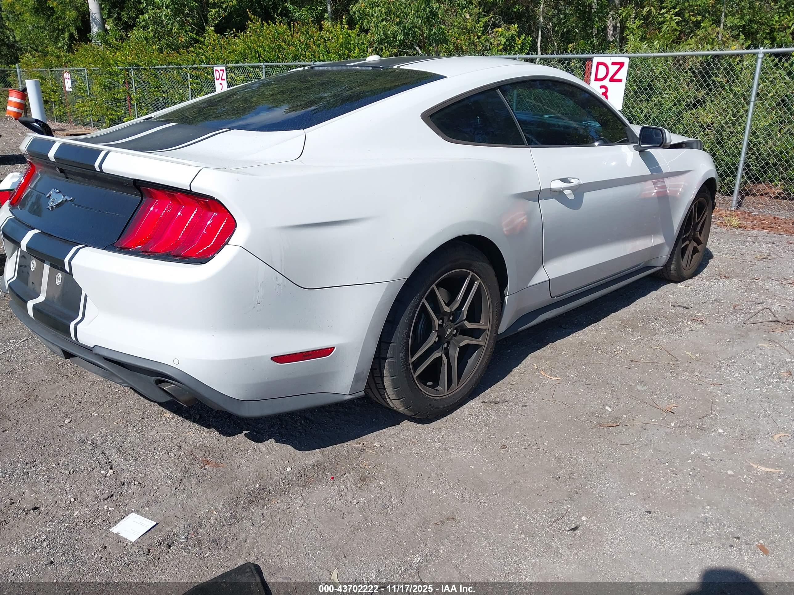 FORD MUSTANG image 4