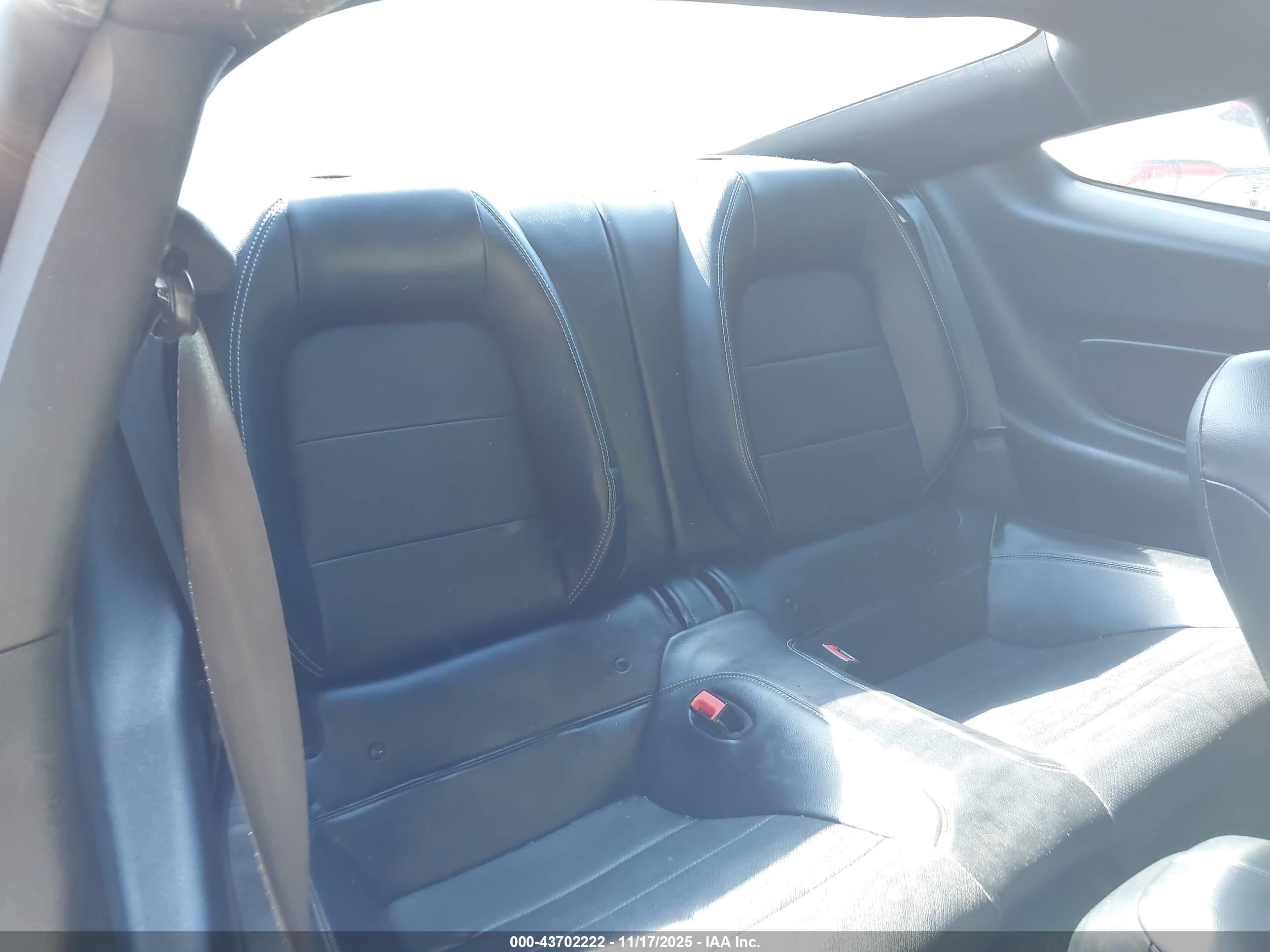 FORD MUSTANG image 8