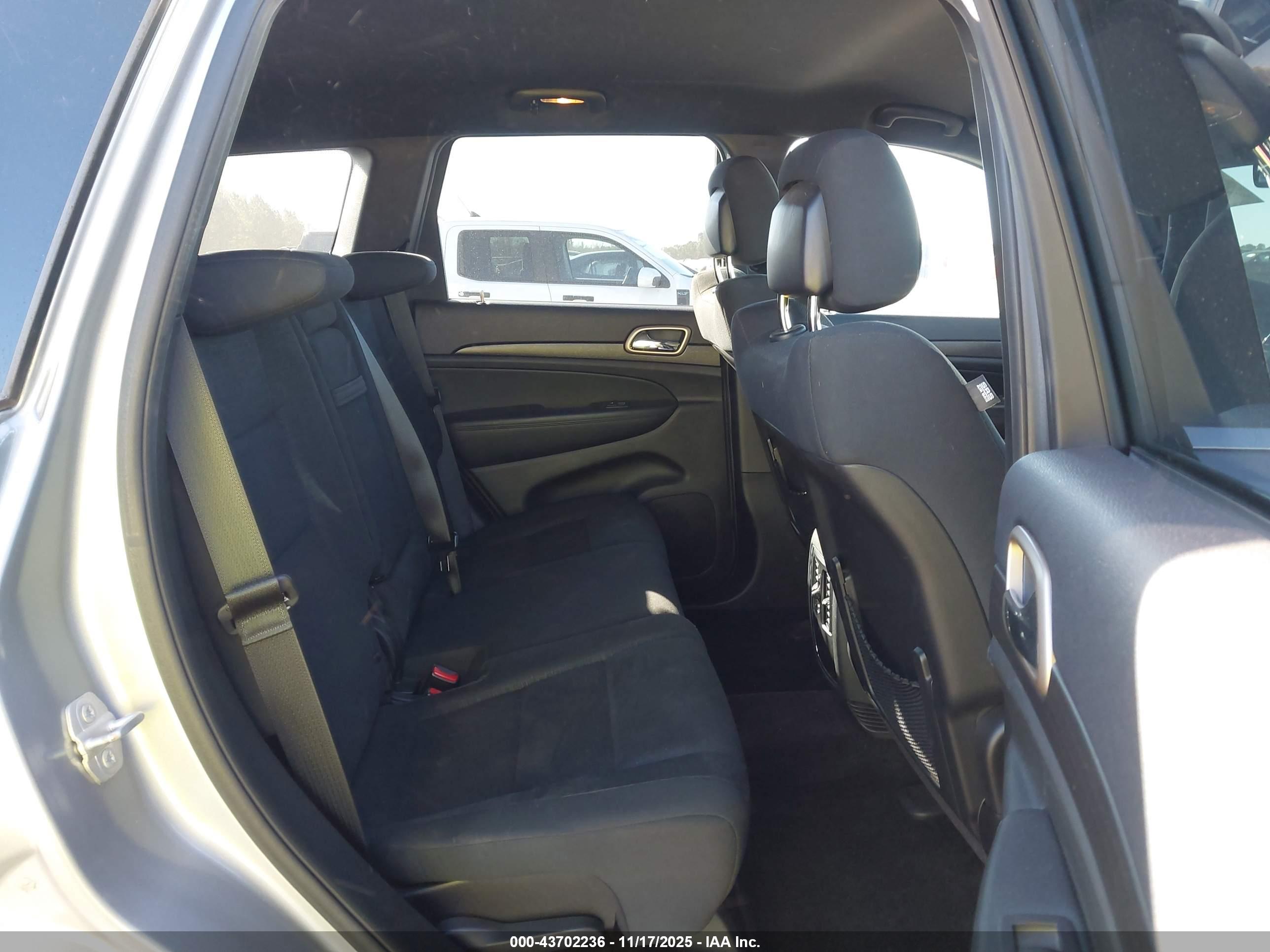 JEEP GRAND image 8