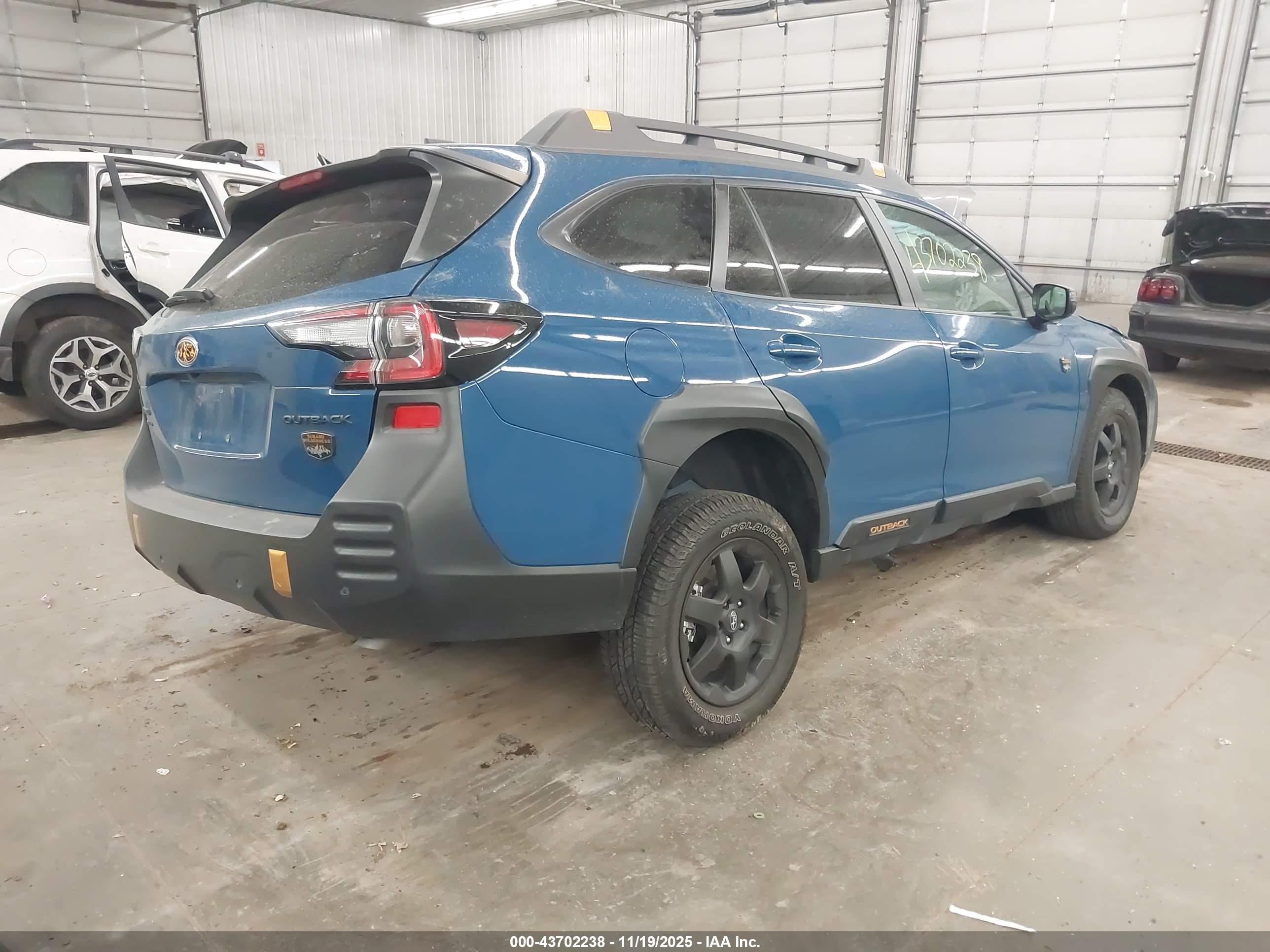 SUBARU OUTBACK image 4