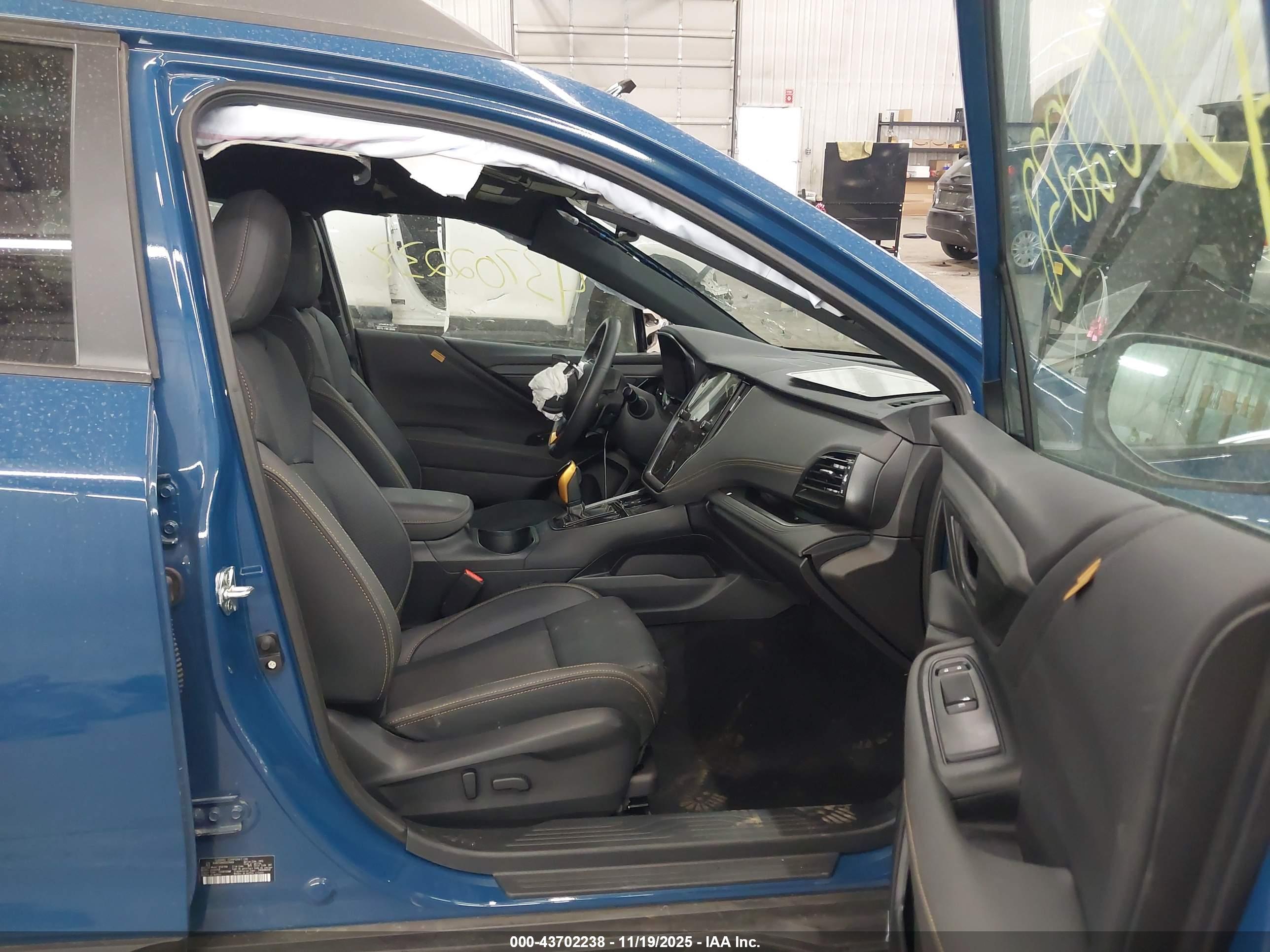 SUBARU OUTBACK image 5