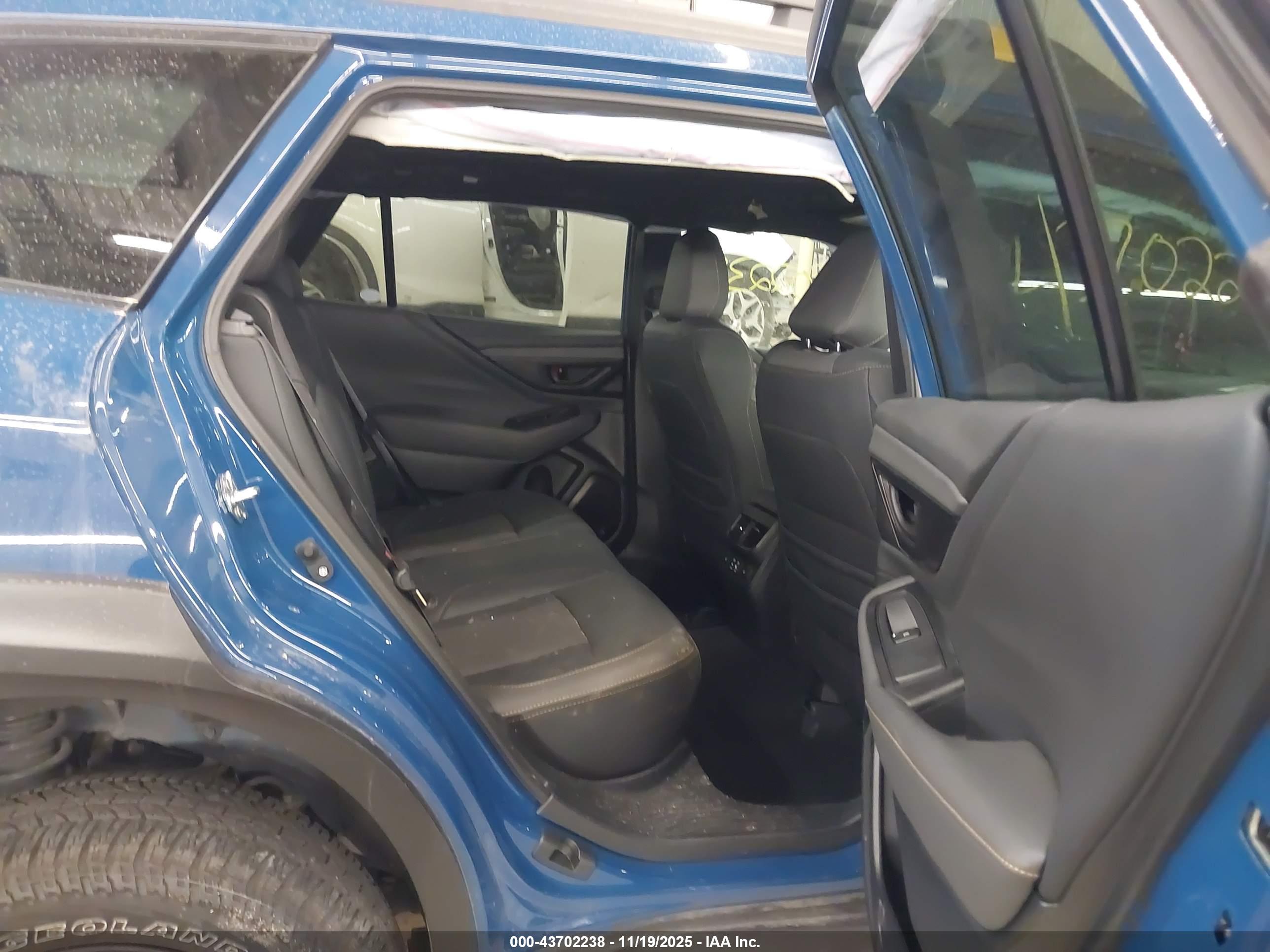 SUBARU OUTBACK image 8