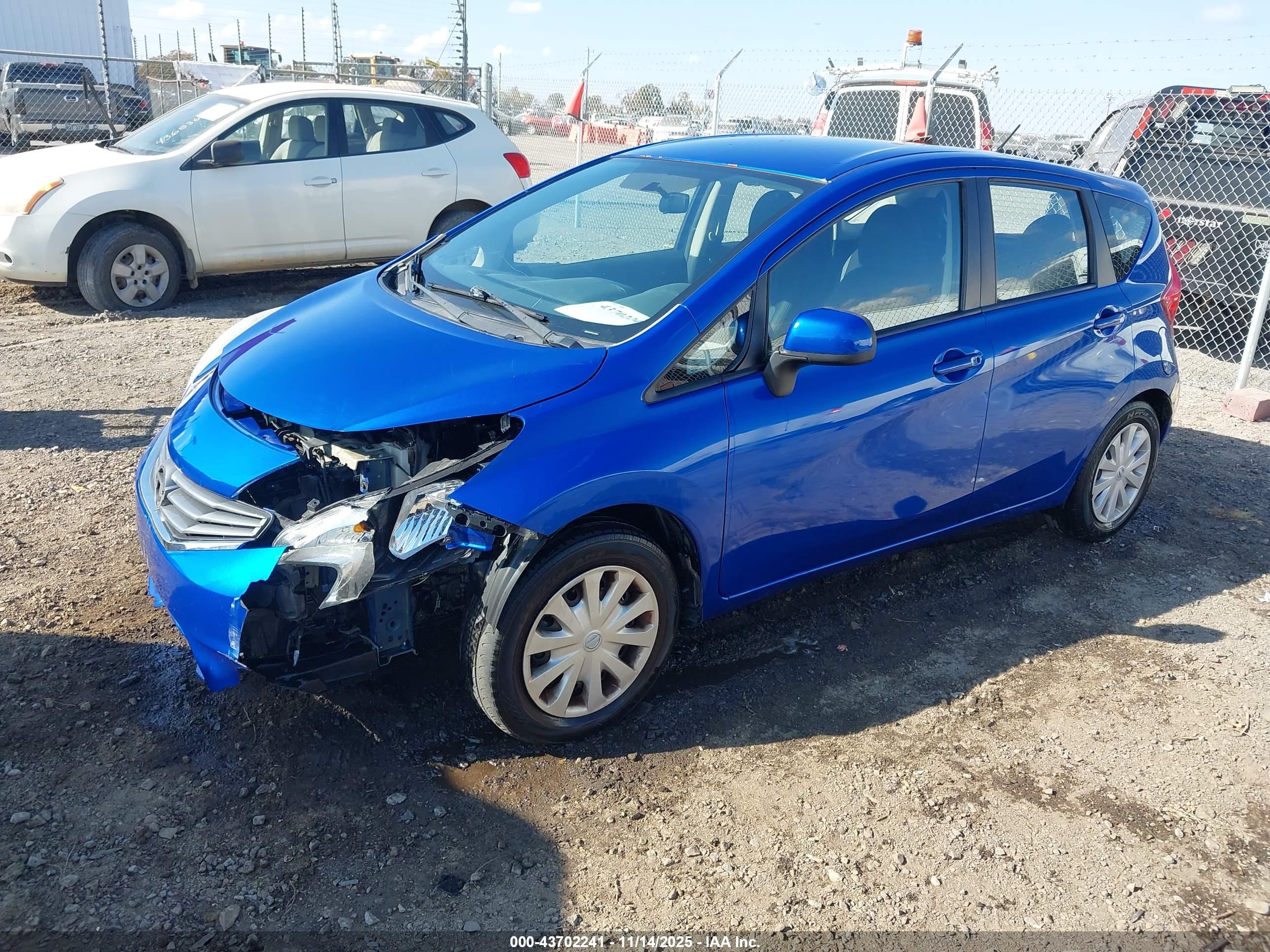 NISSAN VERSA image 2