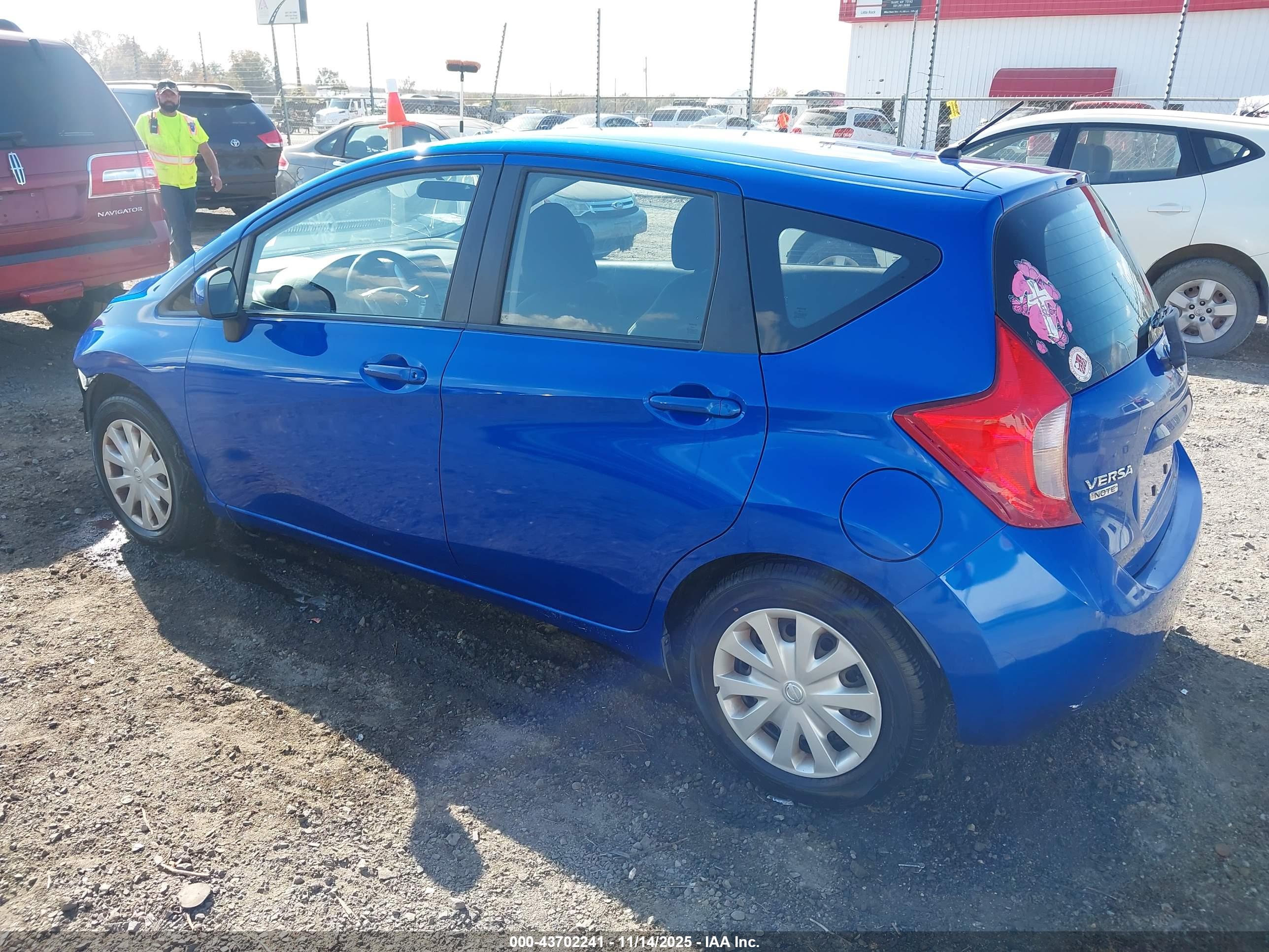 NISSAN VERSA image 3