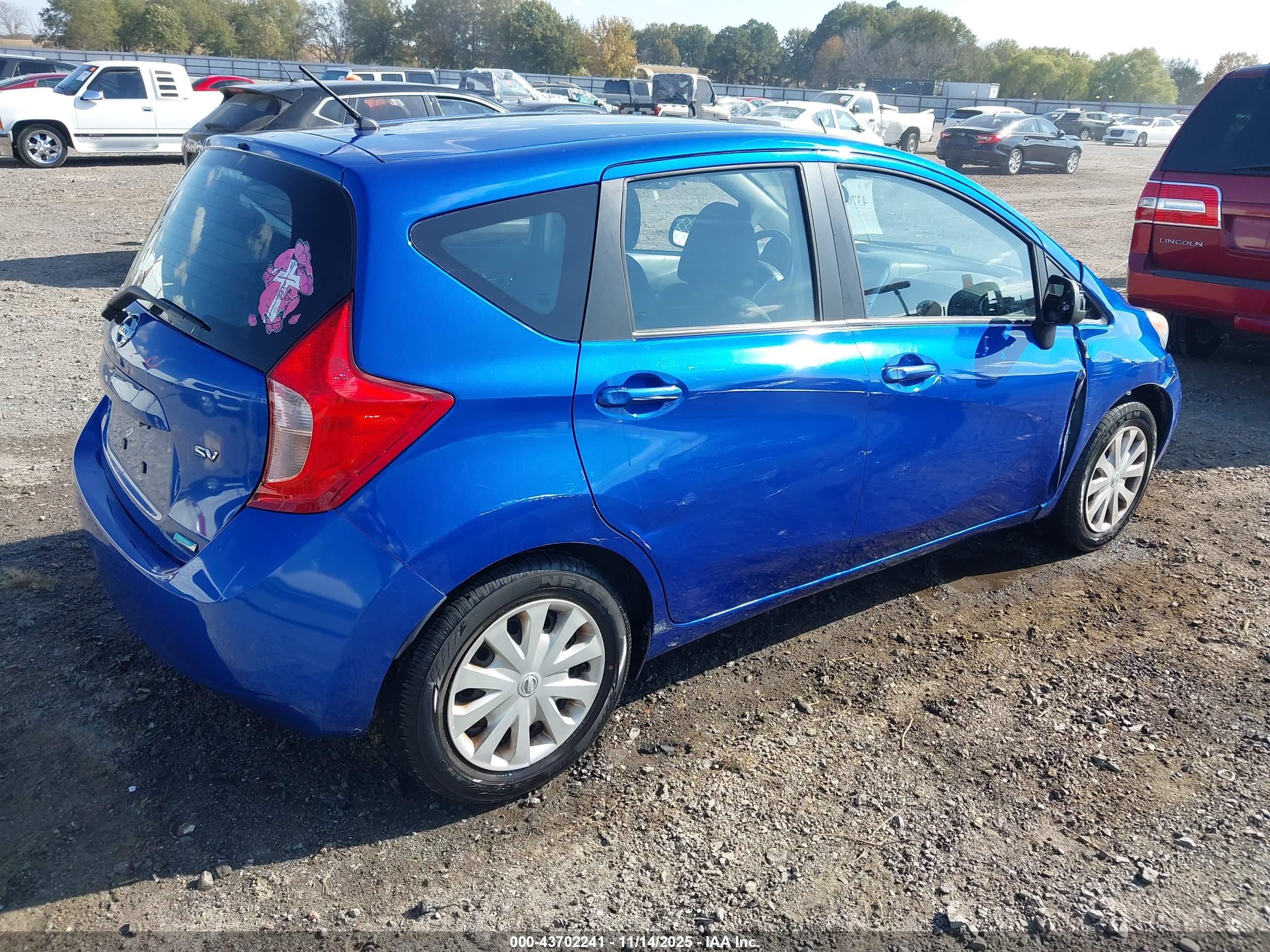 NISSAN VERSA image 4