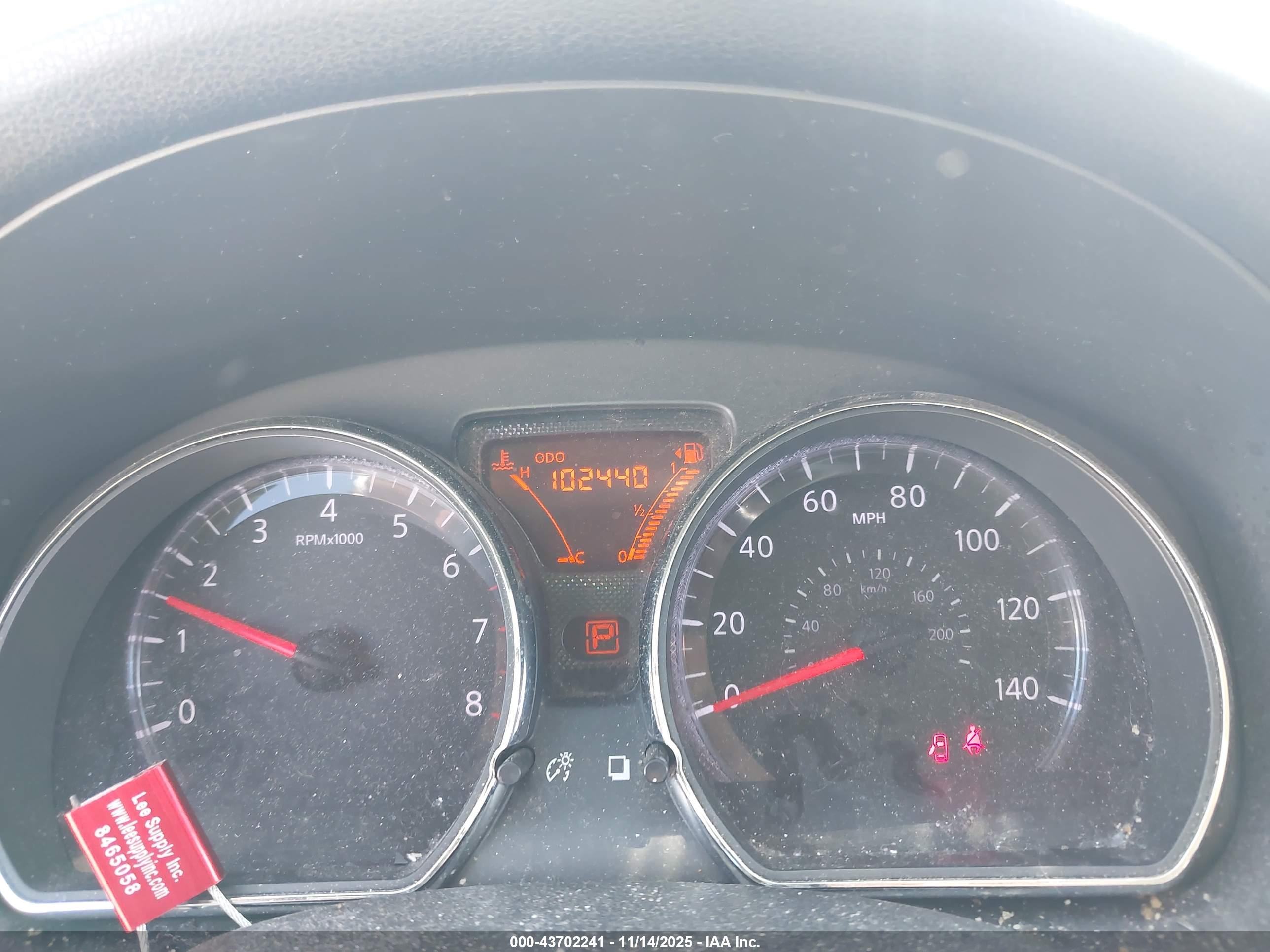 NISSAN VERSA image 7