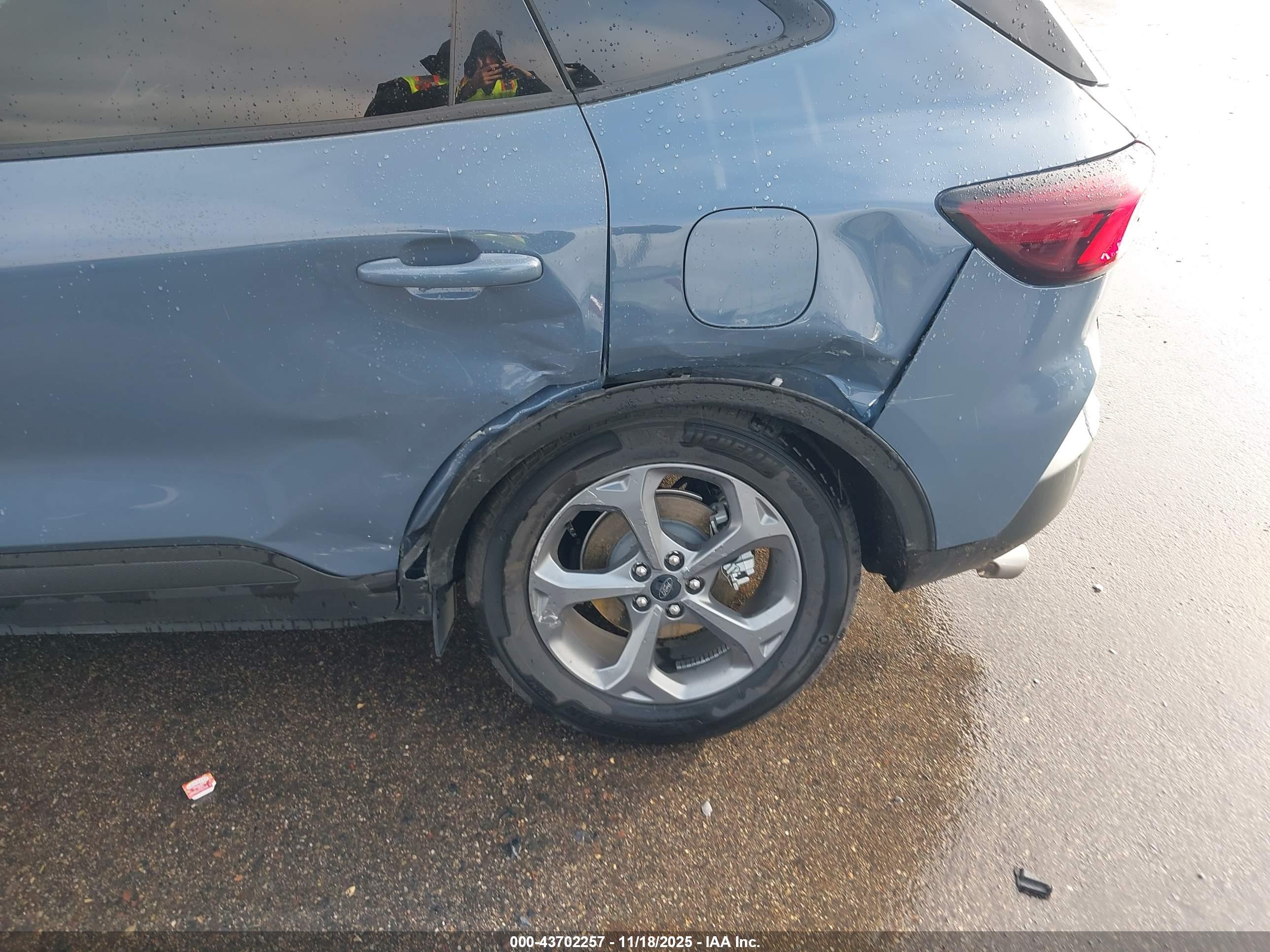 FORD ESCAPE image 6