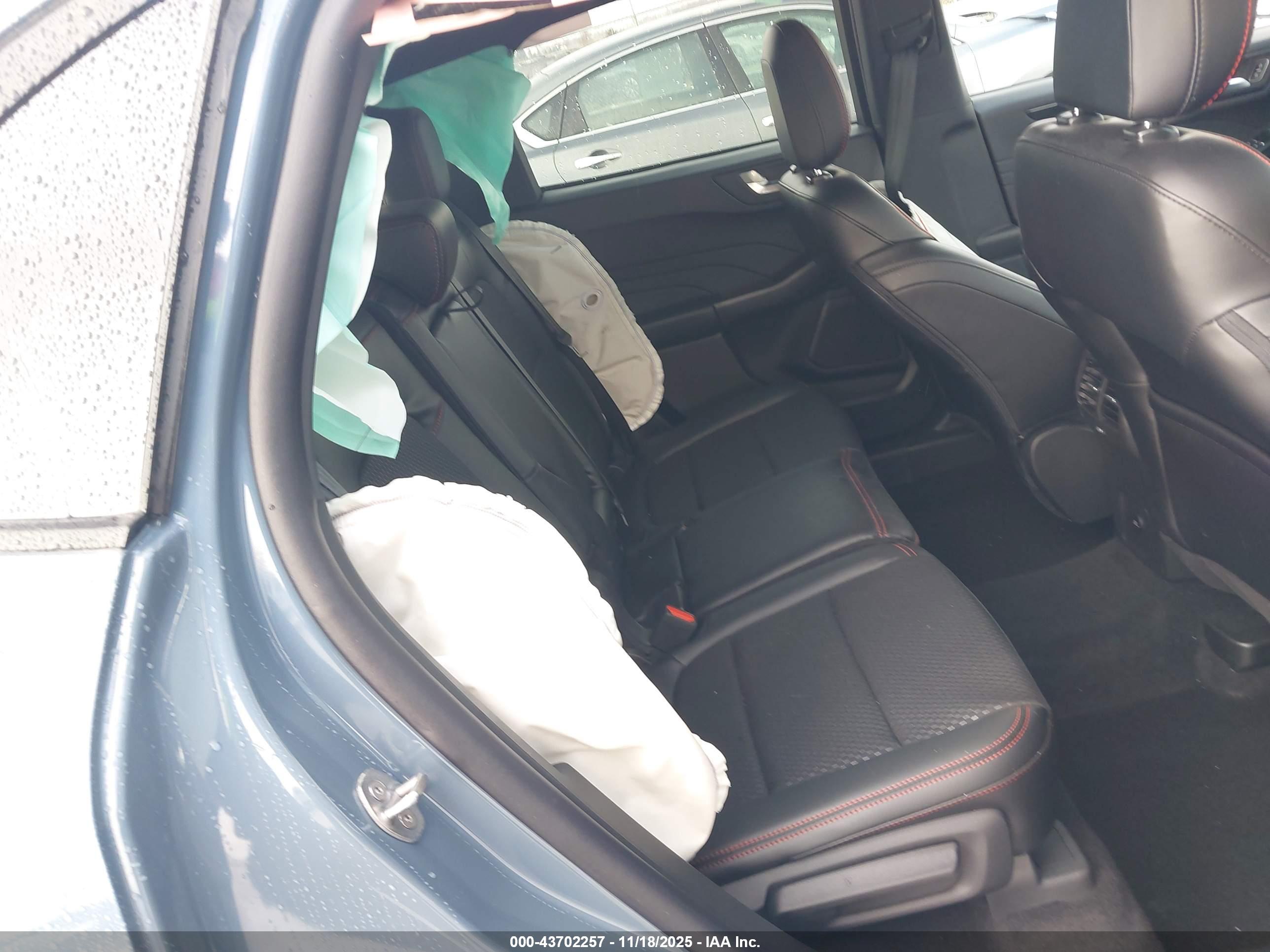 FORD ESCAPE image 8