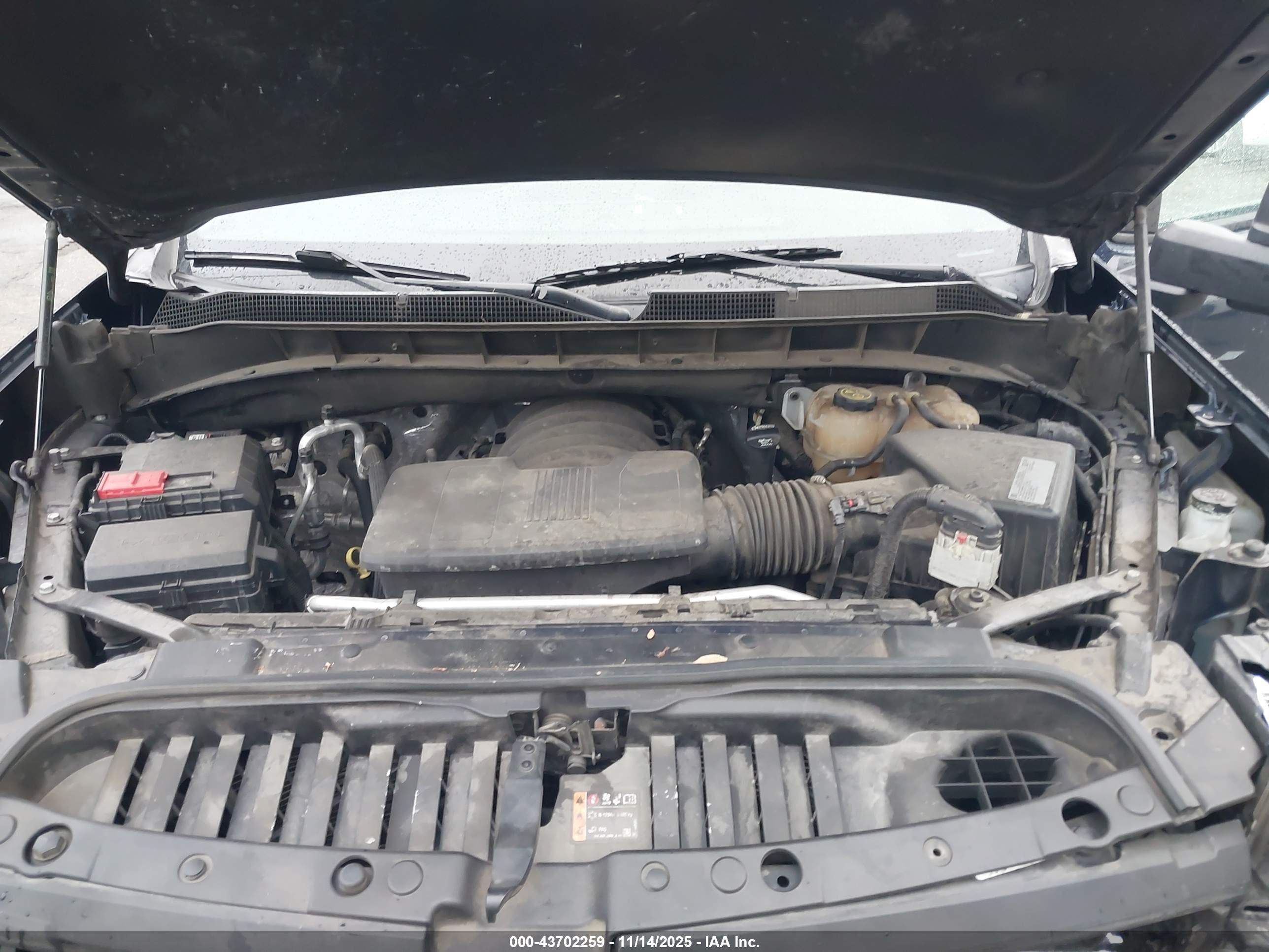 CHEVROLET SILVERADO image 10
