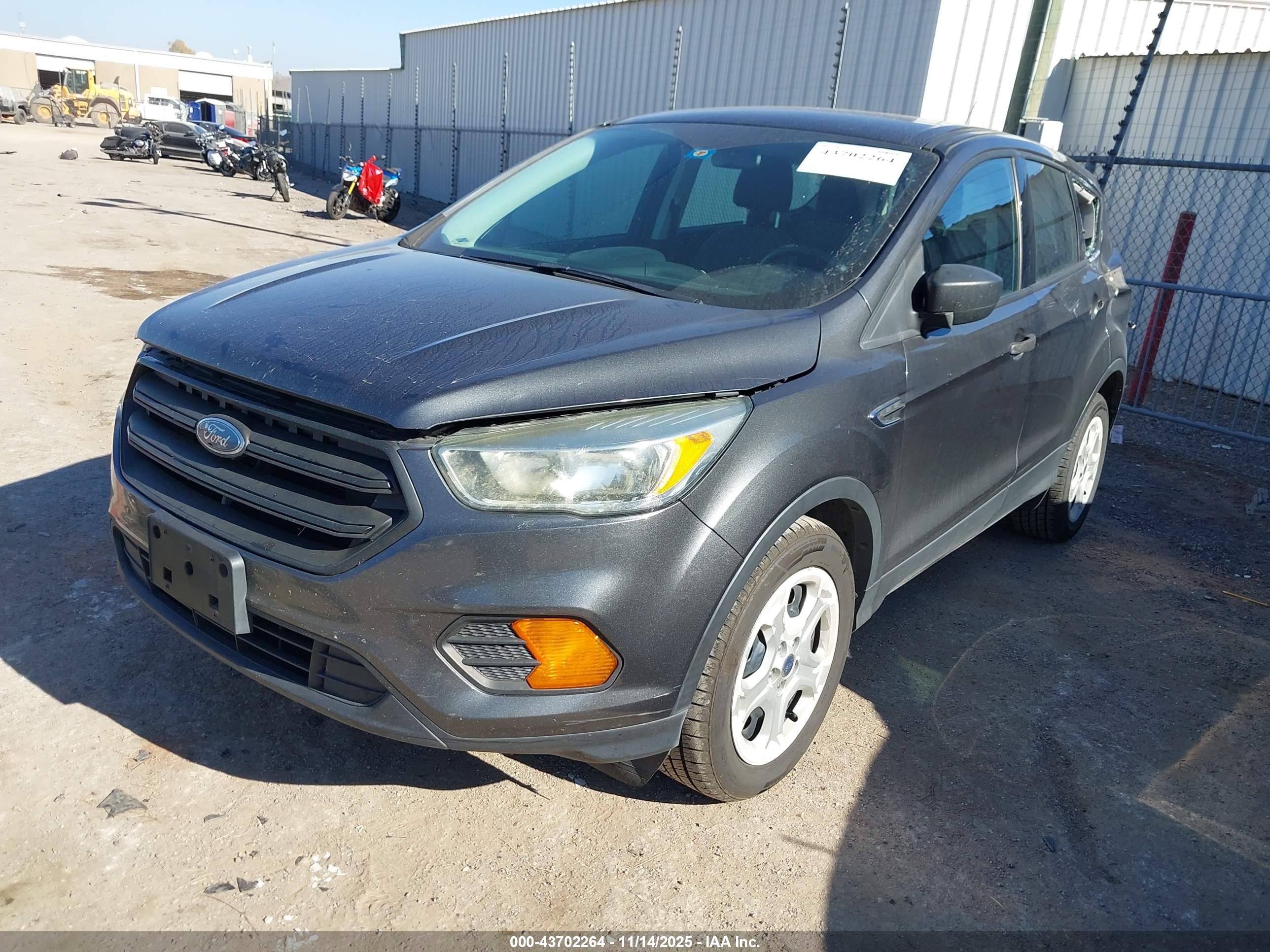 FORD ESCAPE image 2