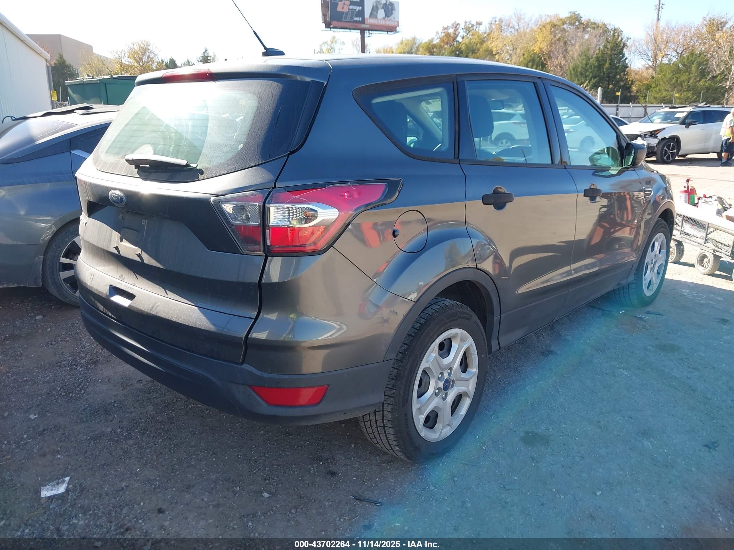 FORD ESCAPE image 4