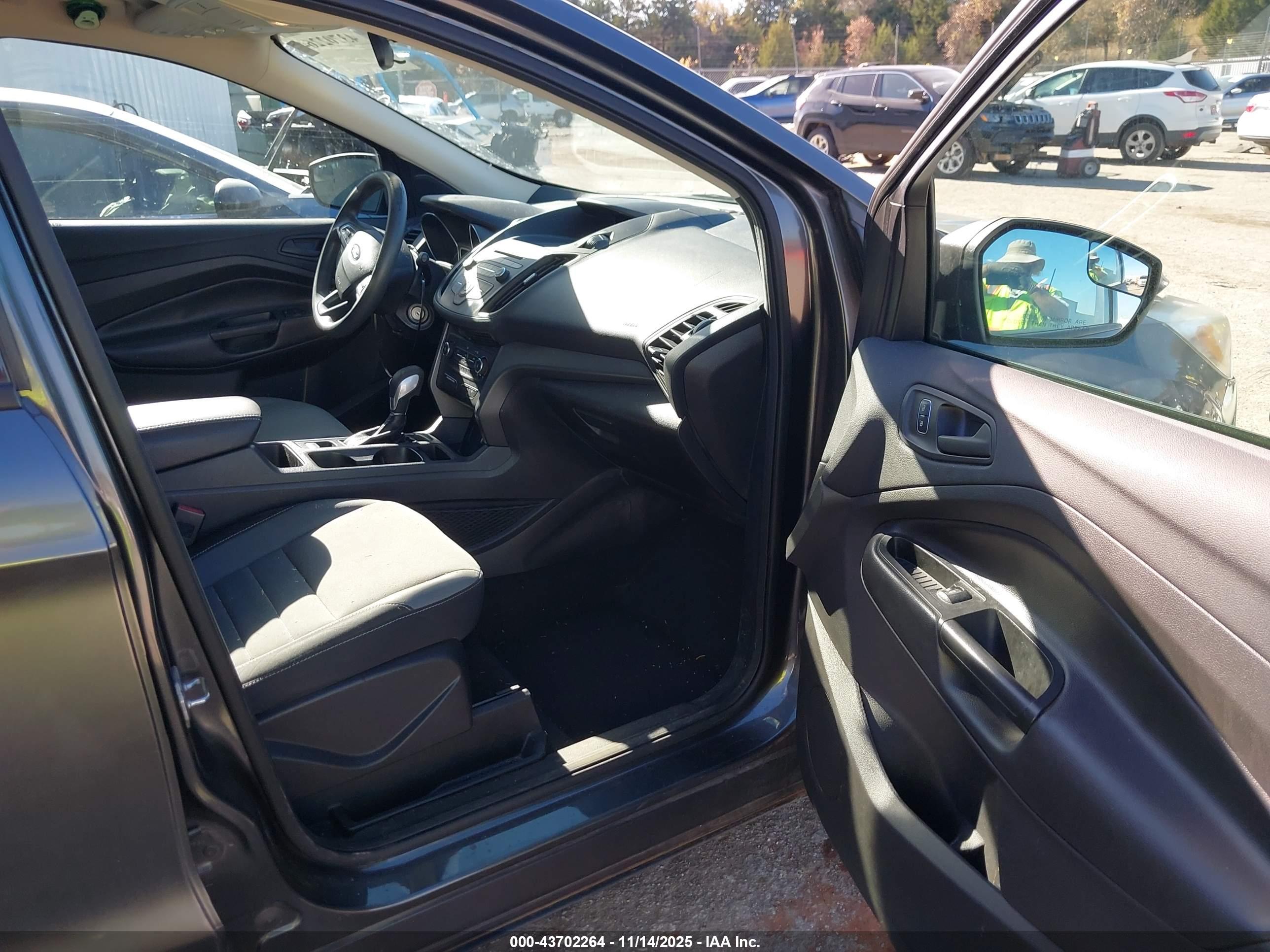 FORD ESCAPE image 5