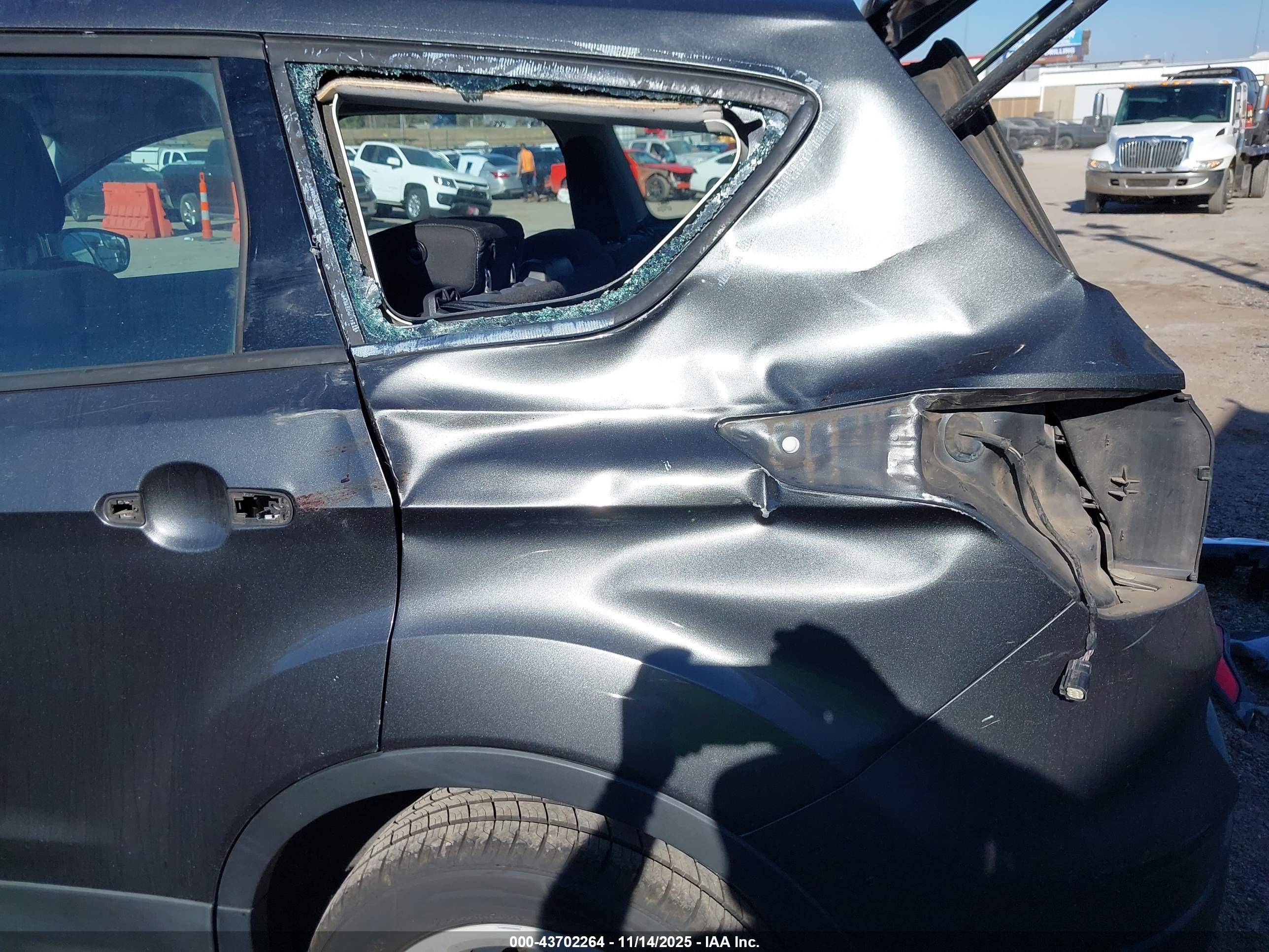 FORD ESCAPE image 6