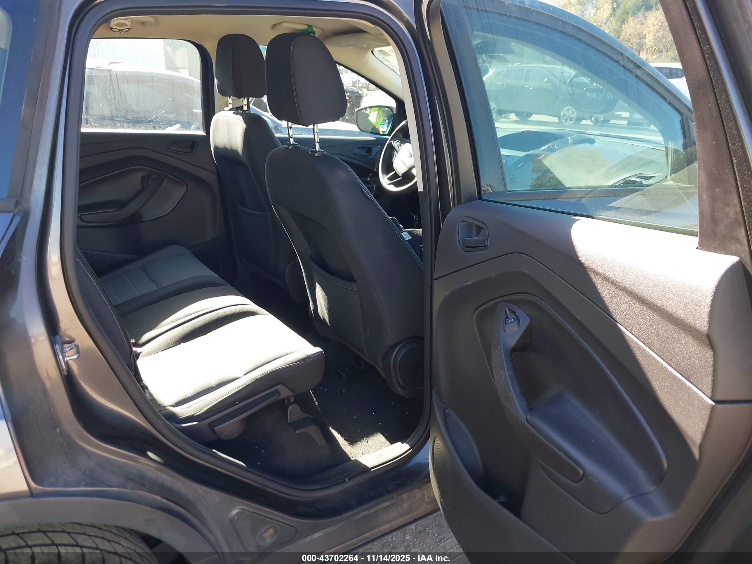 FORD ESCAPE image 8