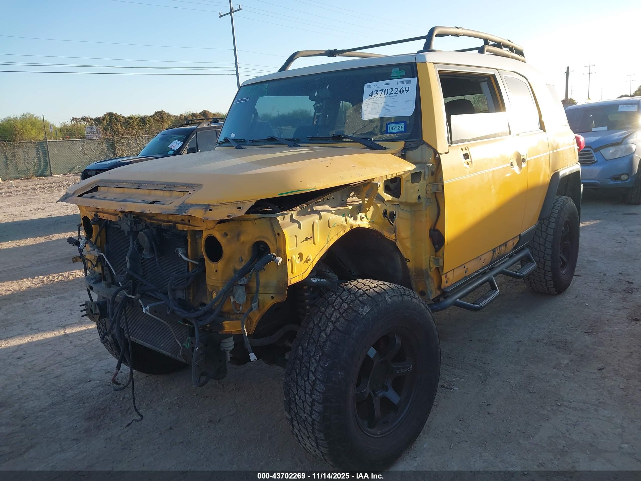 TOYOTA FJ image 2