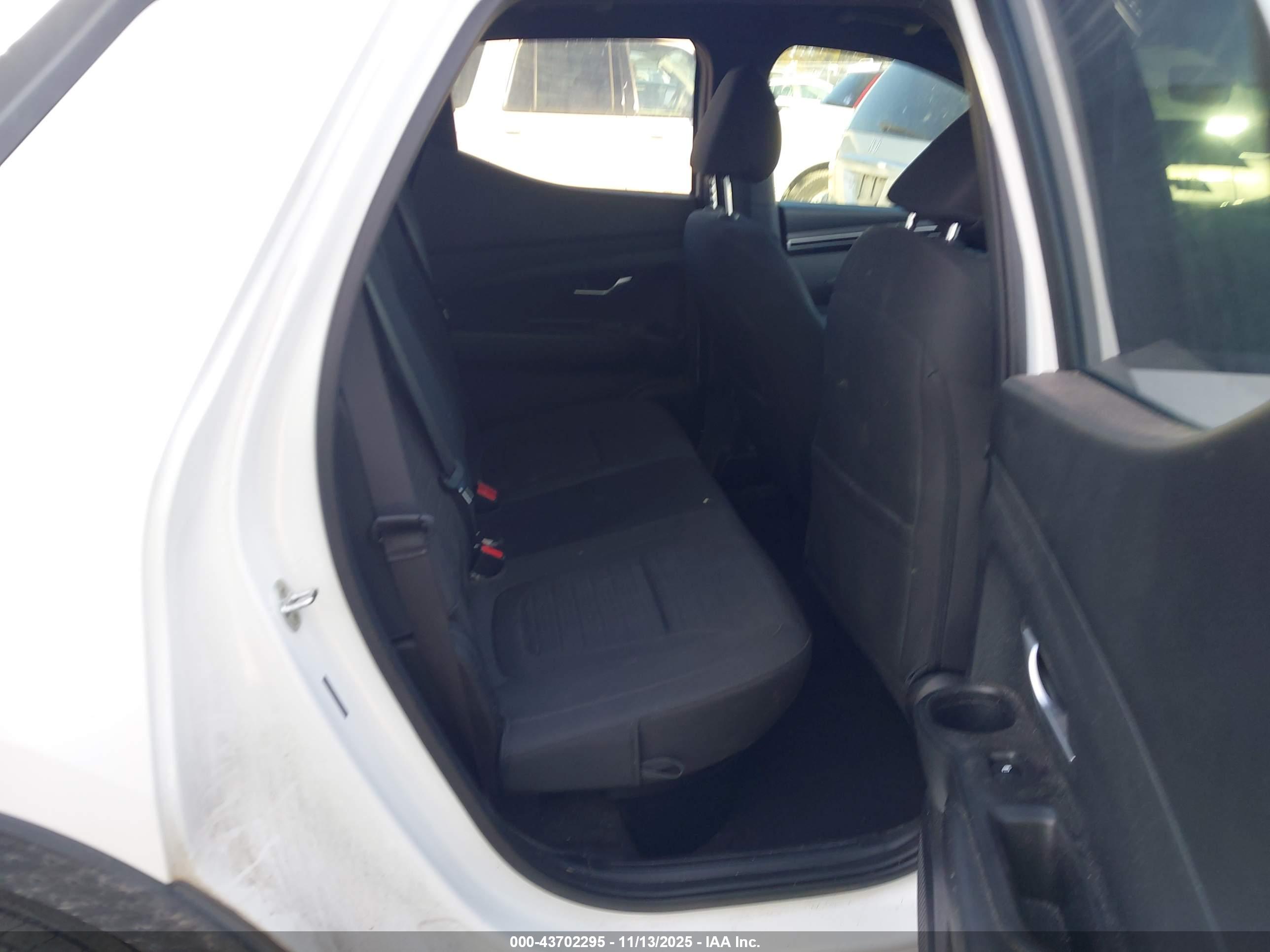 HYUNDAI SANTA image 8