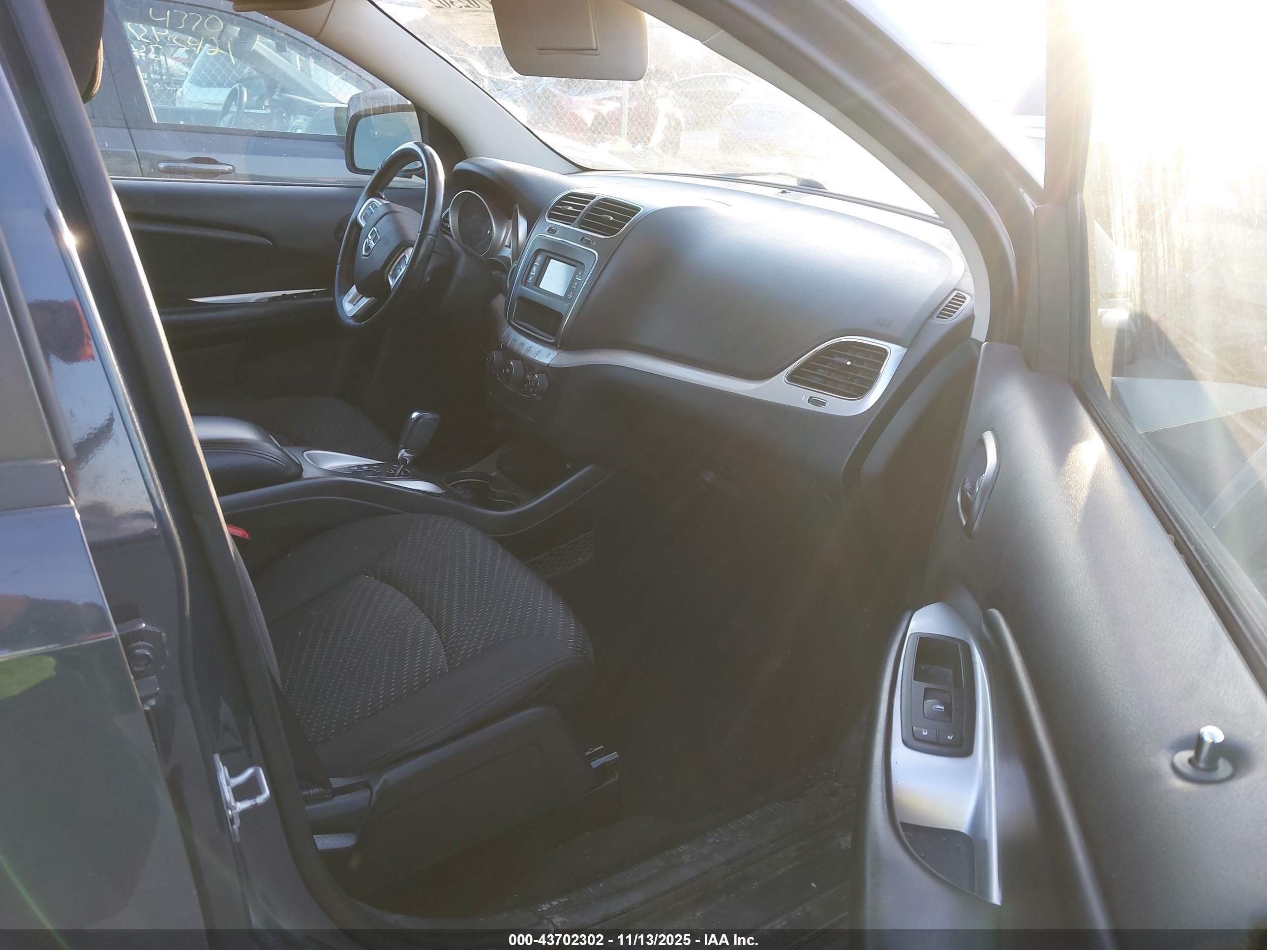 DODGE JOURNEY image 5