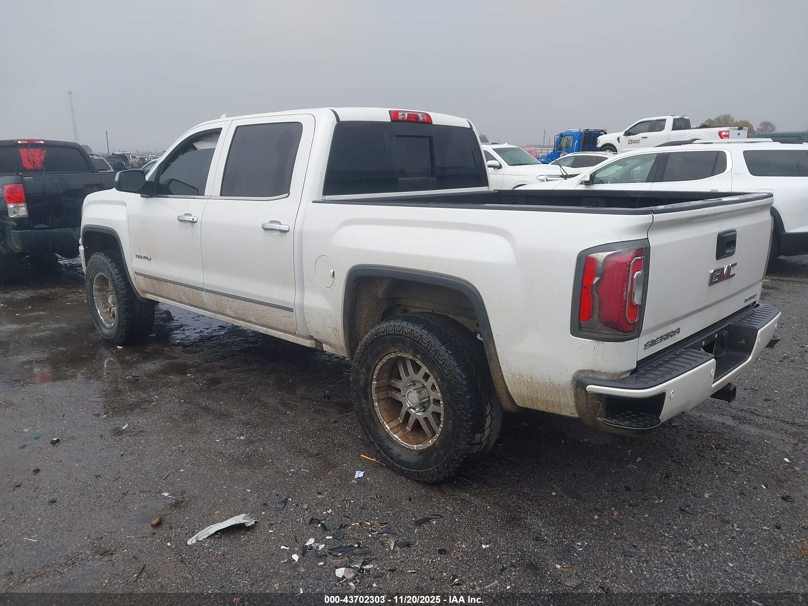 GMC SIERRA image 3