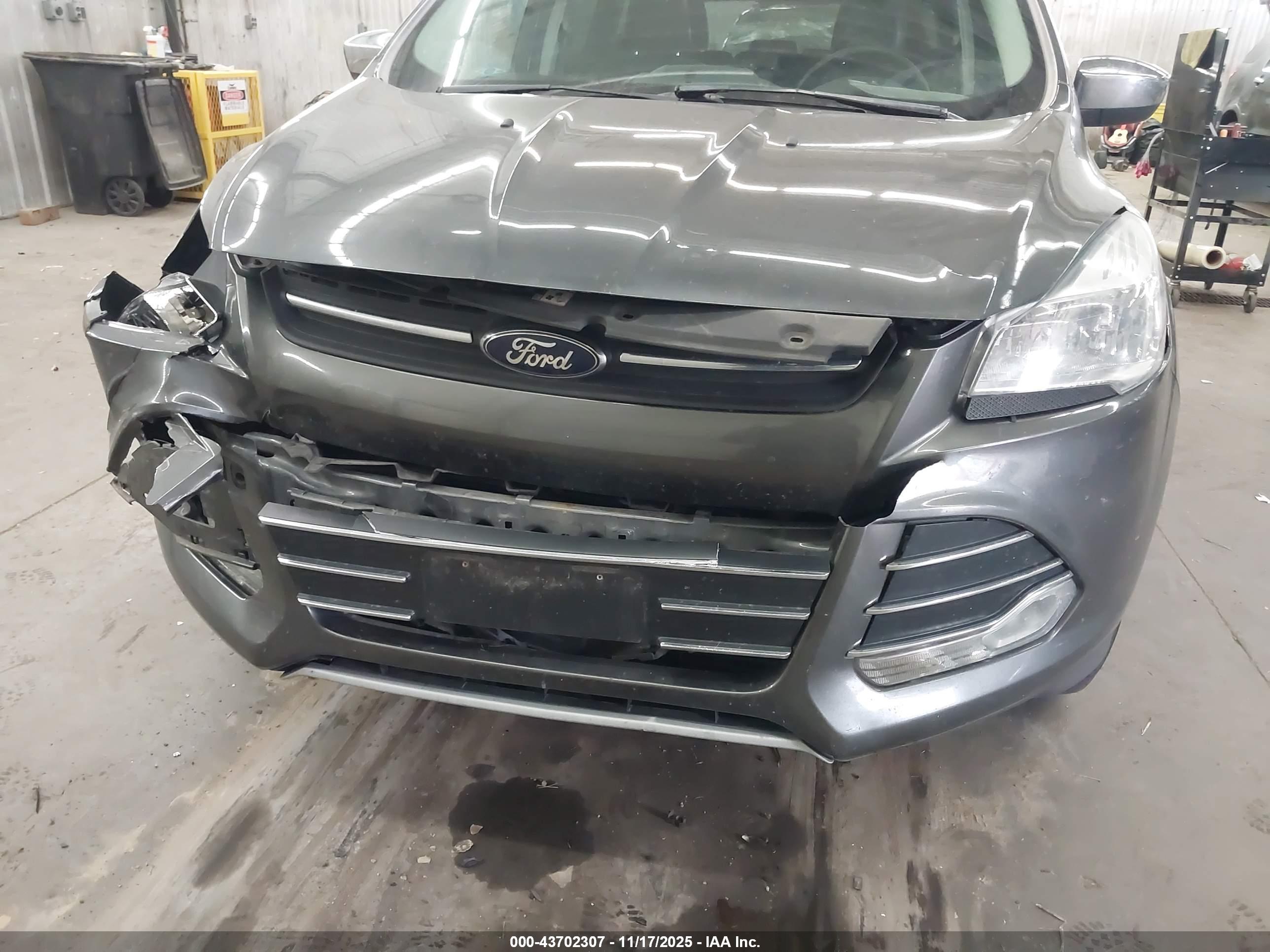 FORD ESCAPE image 6