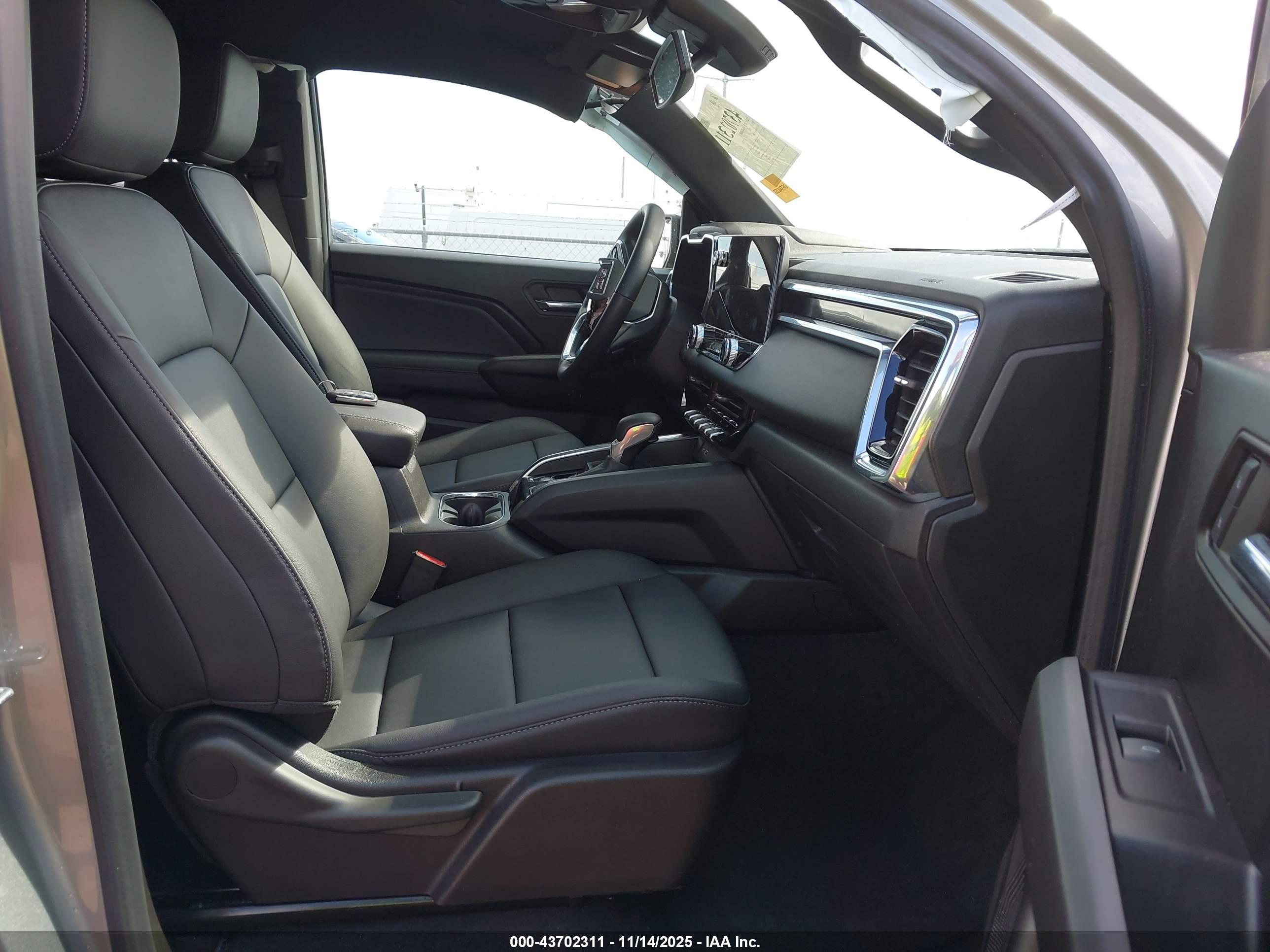 GMC CANYON image 5