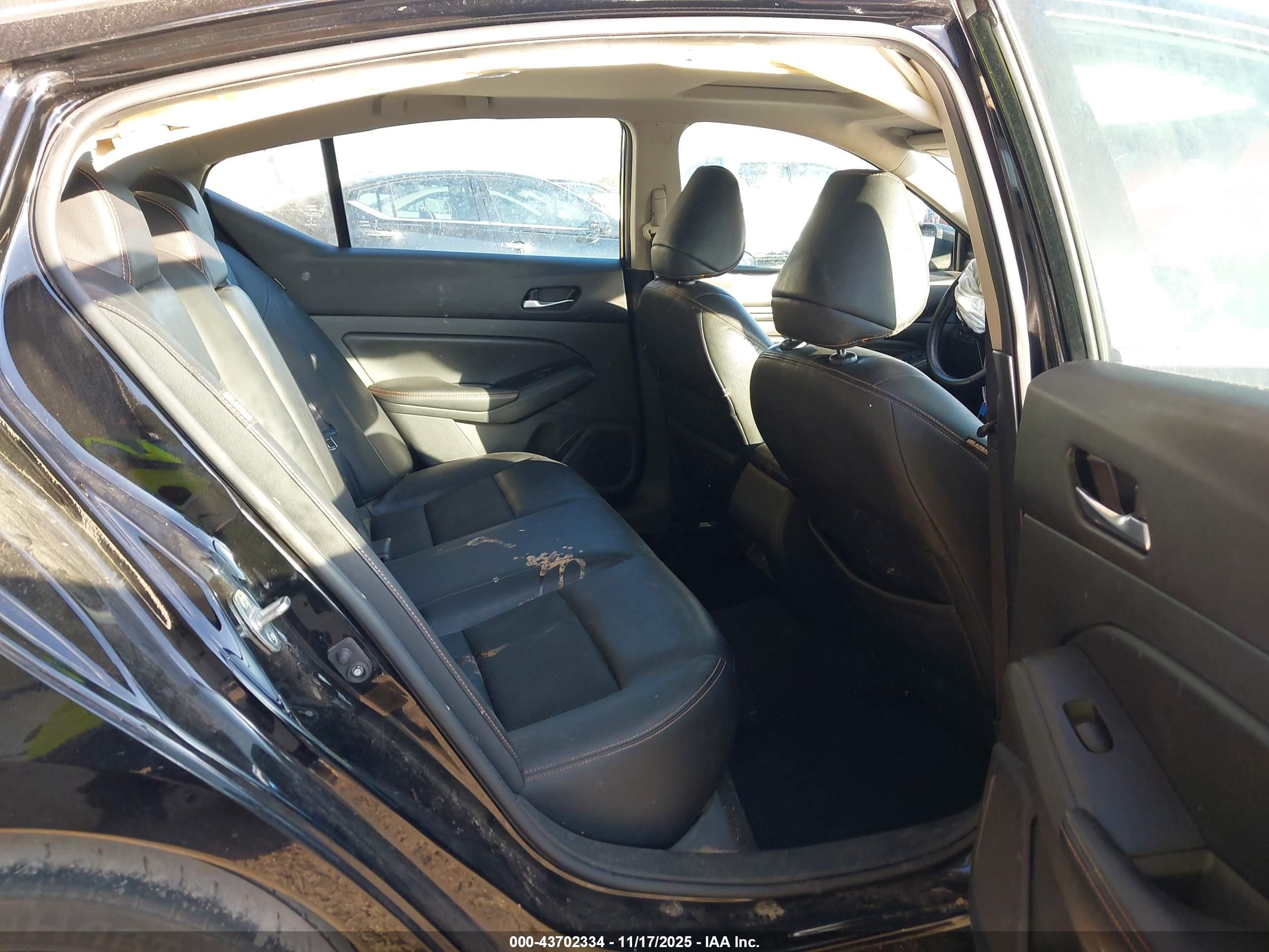 NISSAN ALTIMA image 8