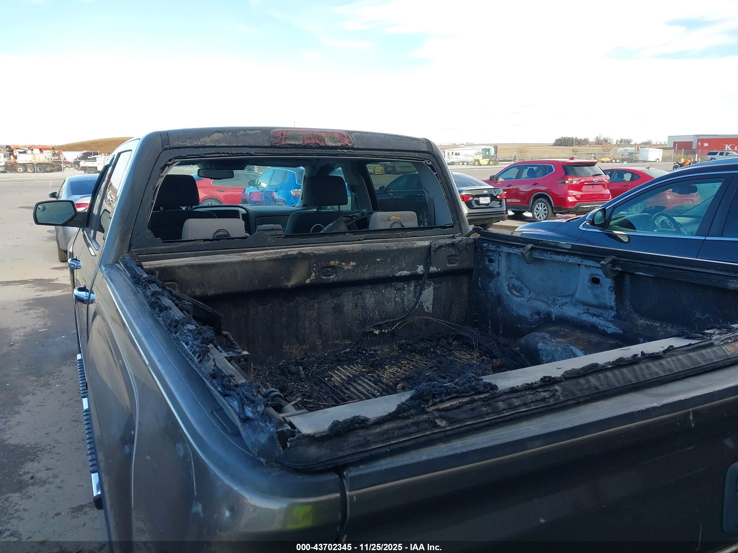 GMC SIERRA image 6