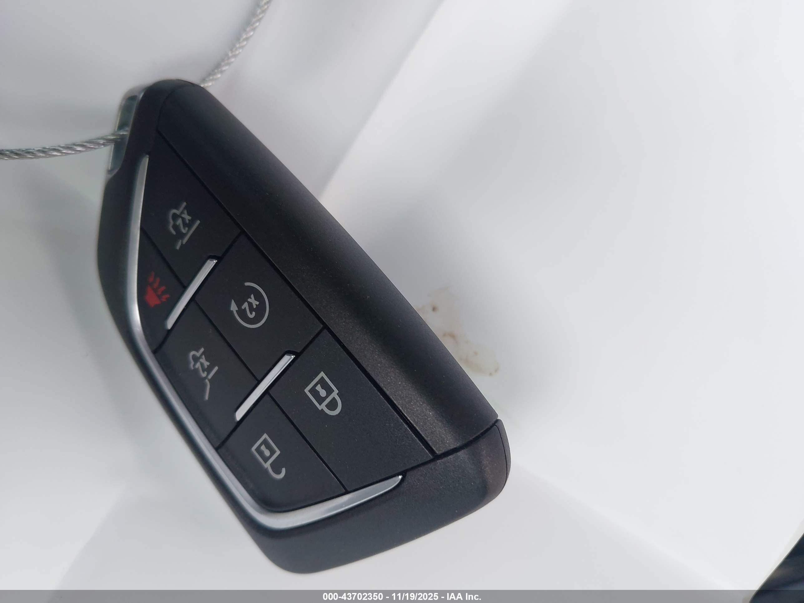 CADILLAC ESCALADE image 11