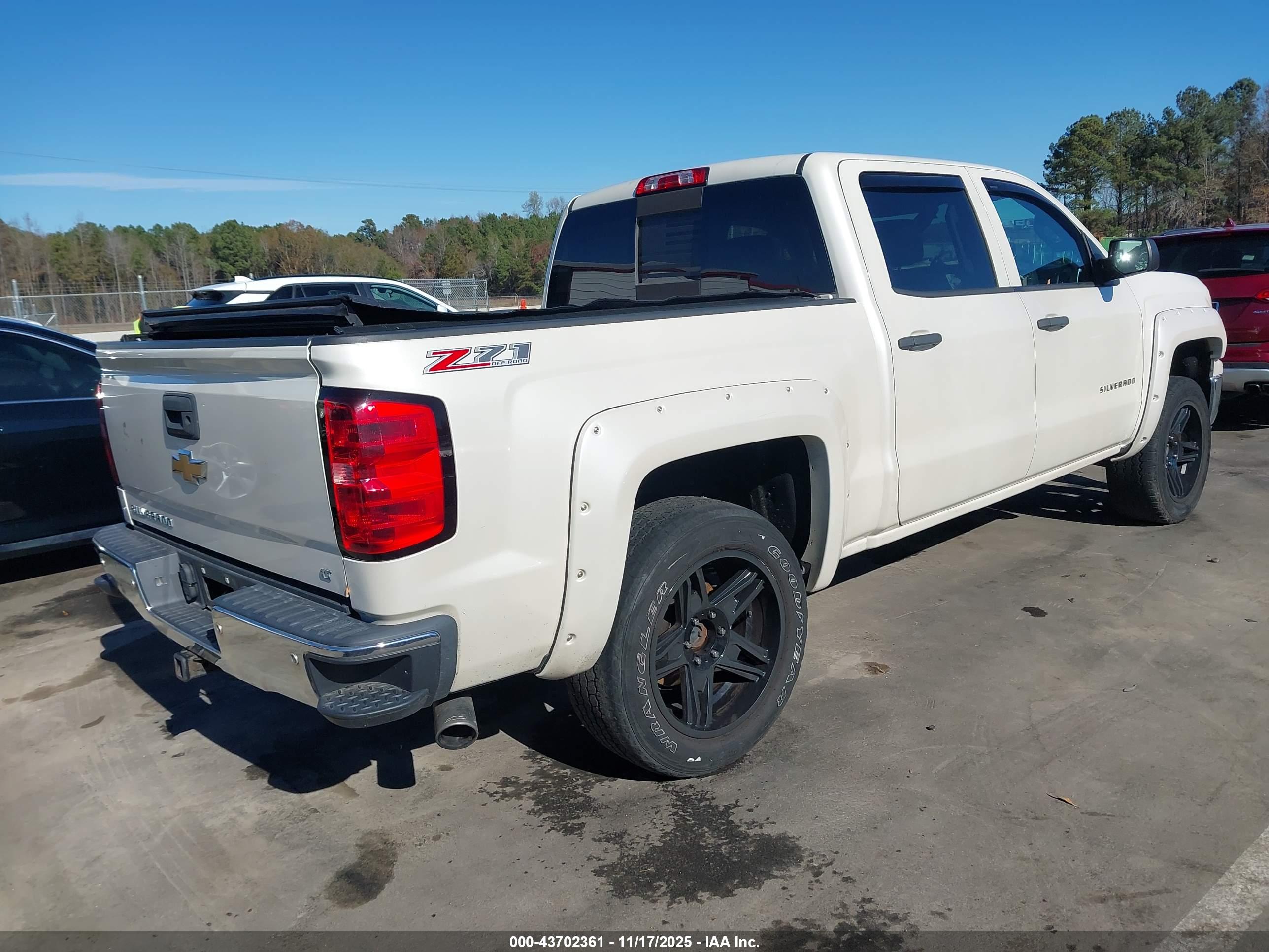 CHEVROLET SILVERADO image 4