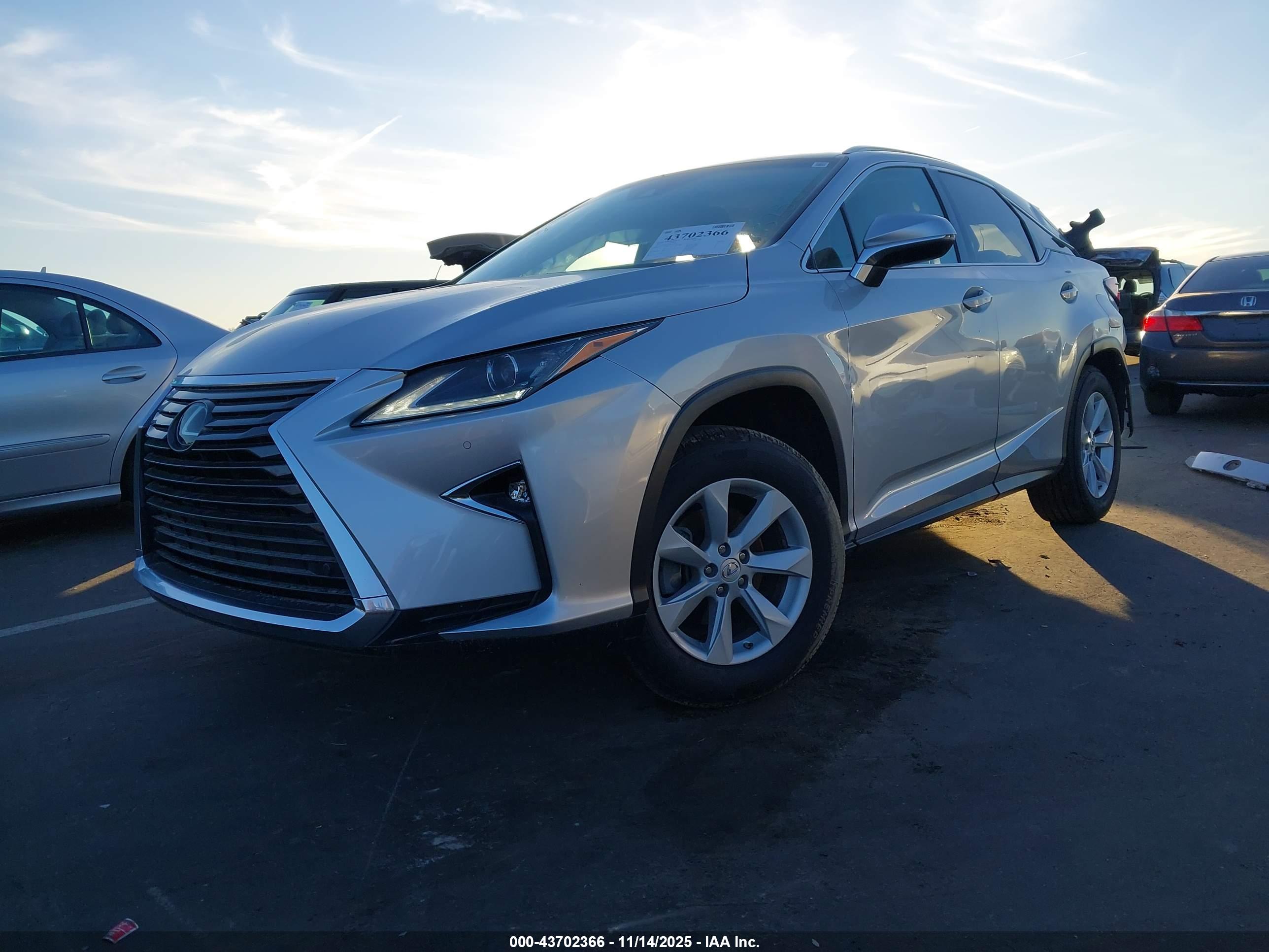 LEXUS RX image 2