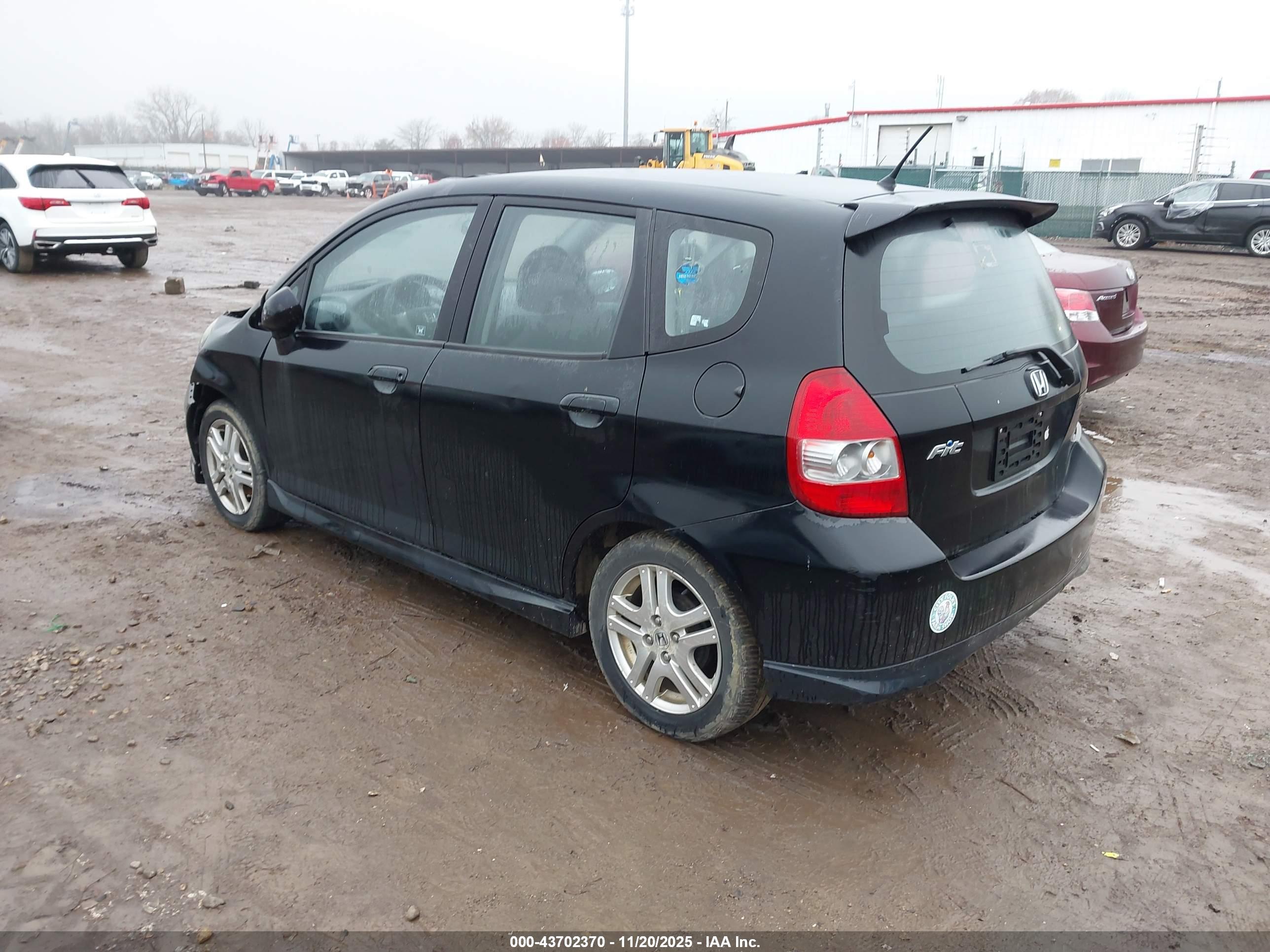 HONDA FIT image 3