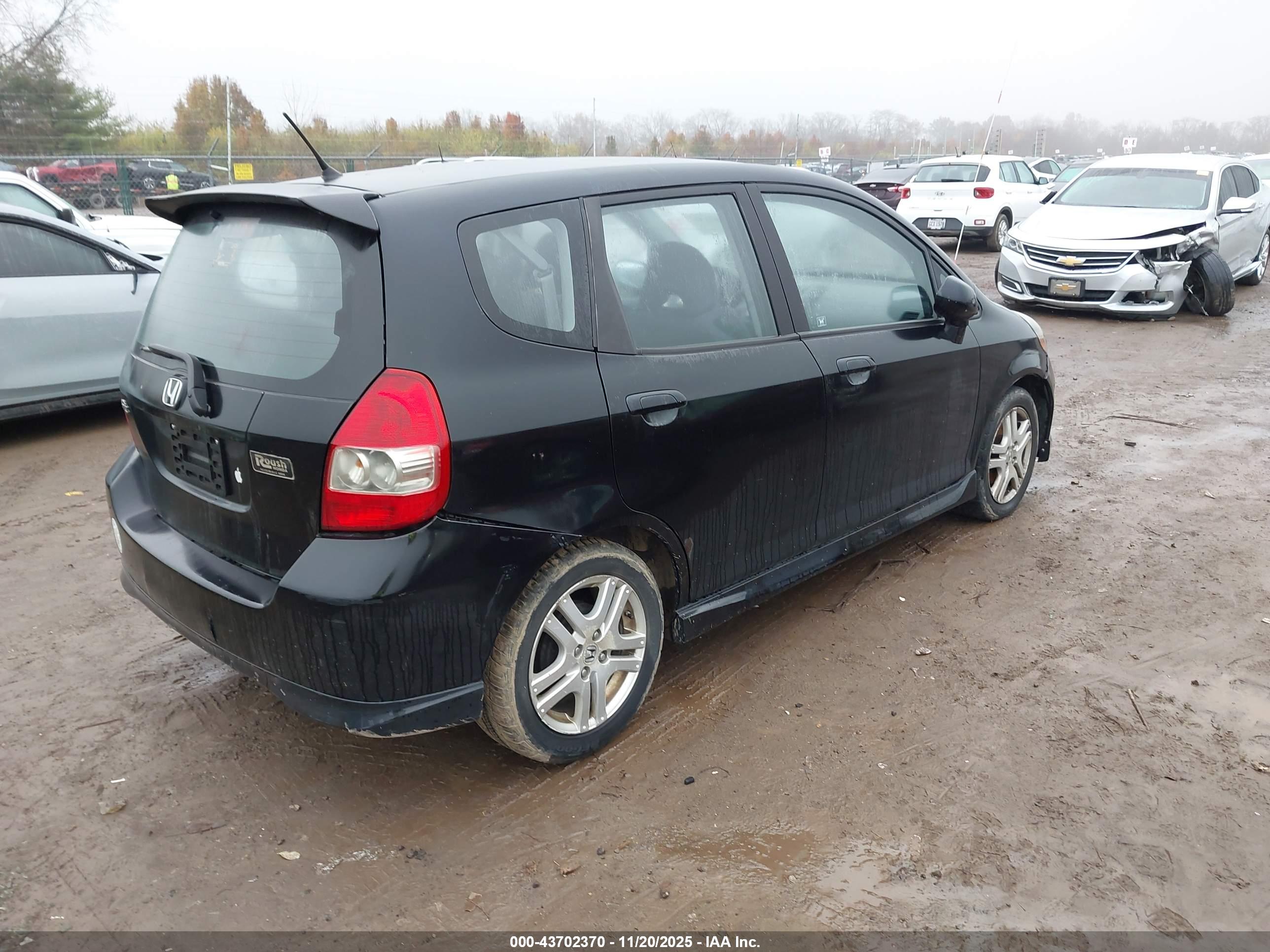 HONDA FIT image 4