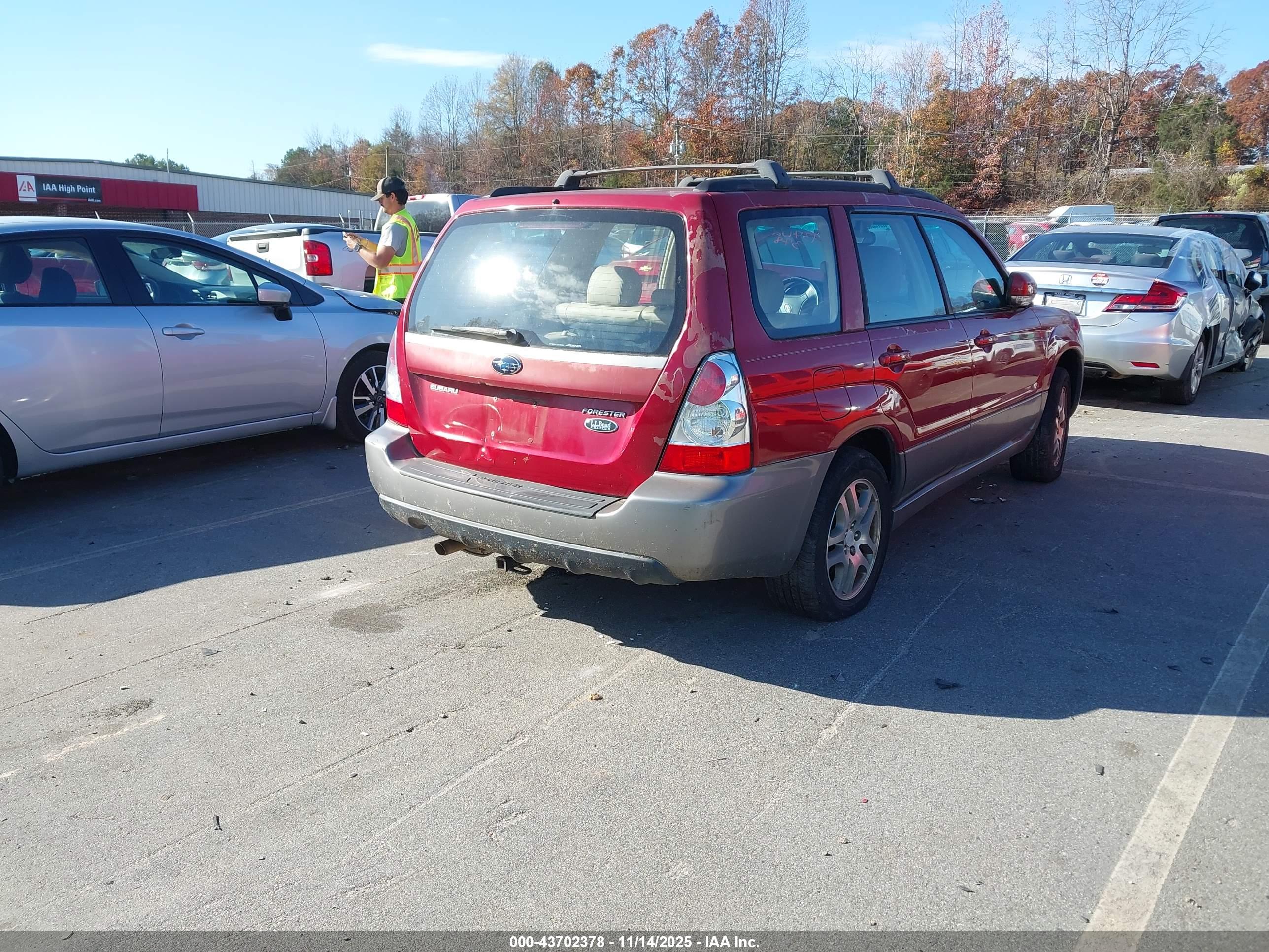 SUBARU FORESTER image 4