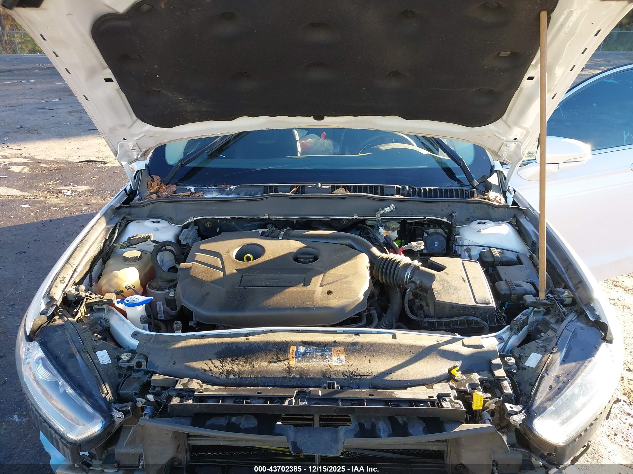 FORD FUSION image 10