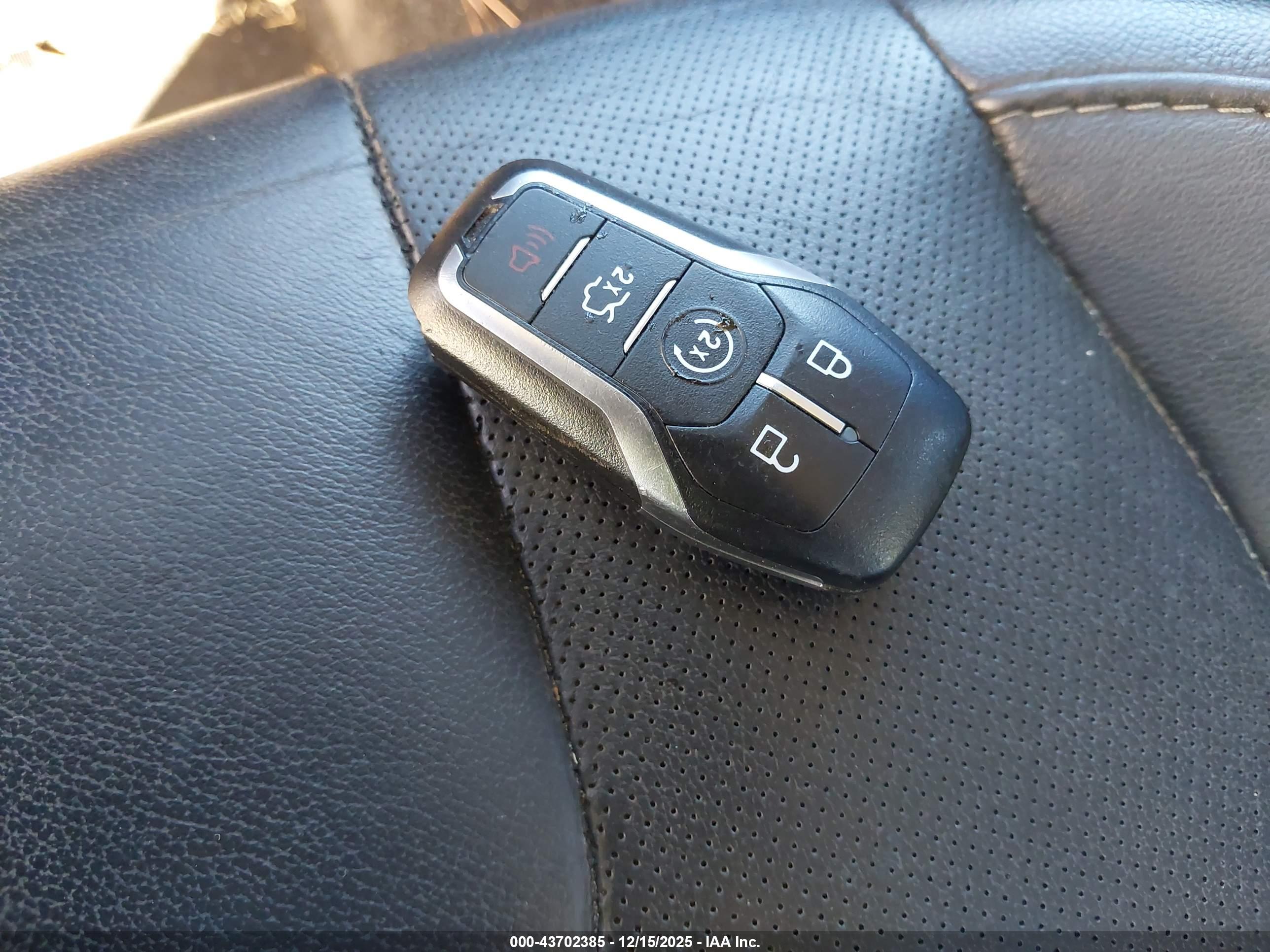 FORD FUSION image 11