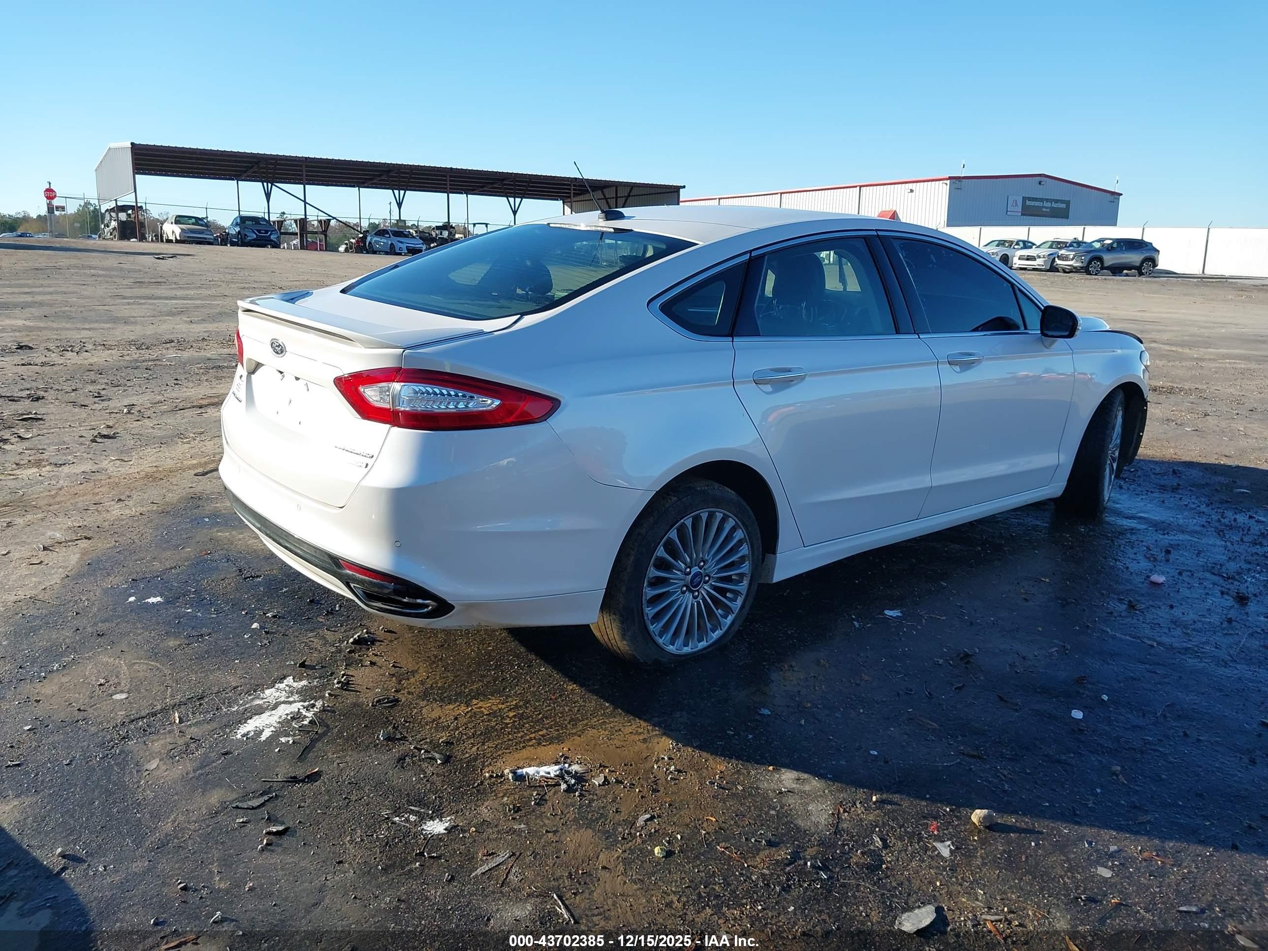 FORD FUSION image 4