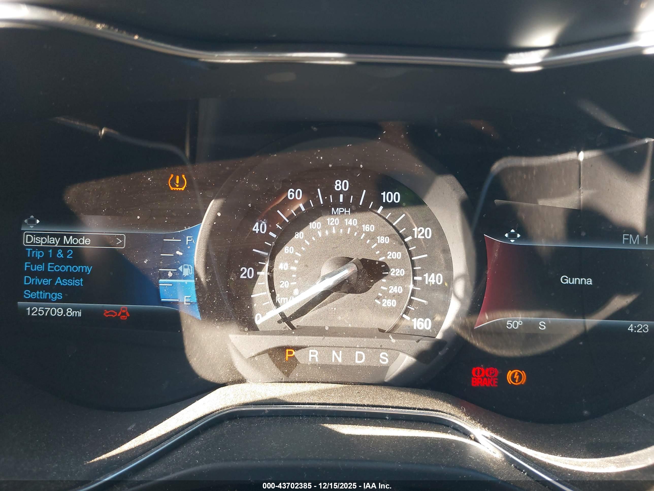 FORD FUSION image 7