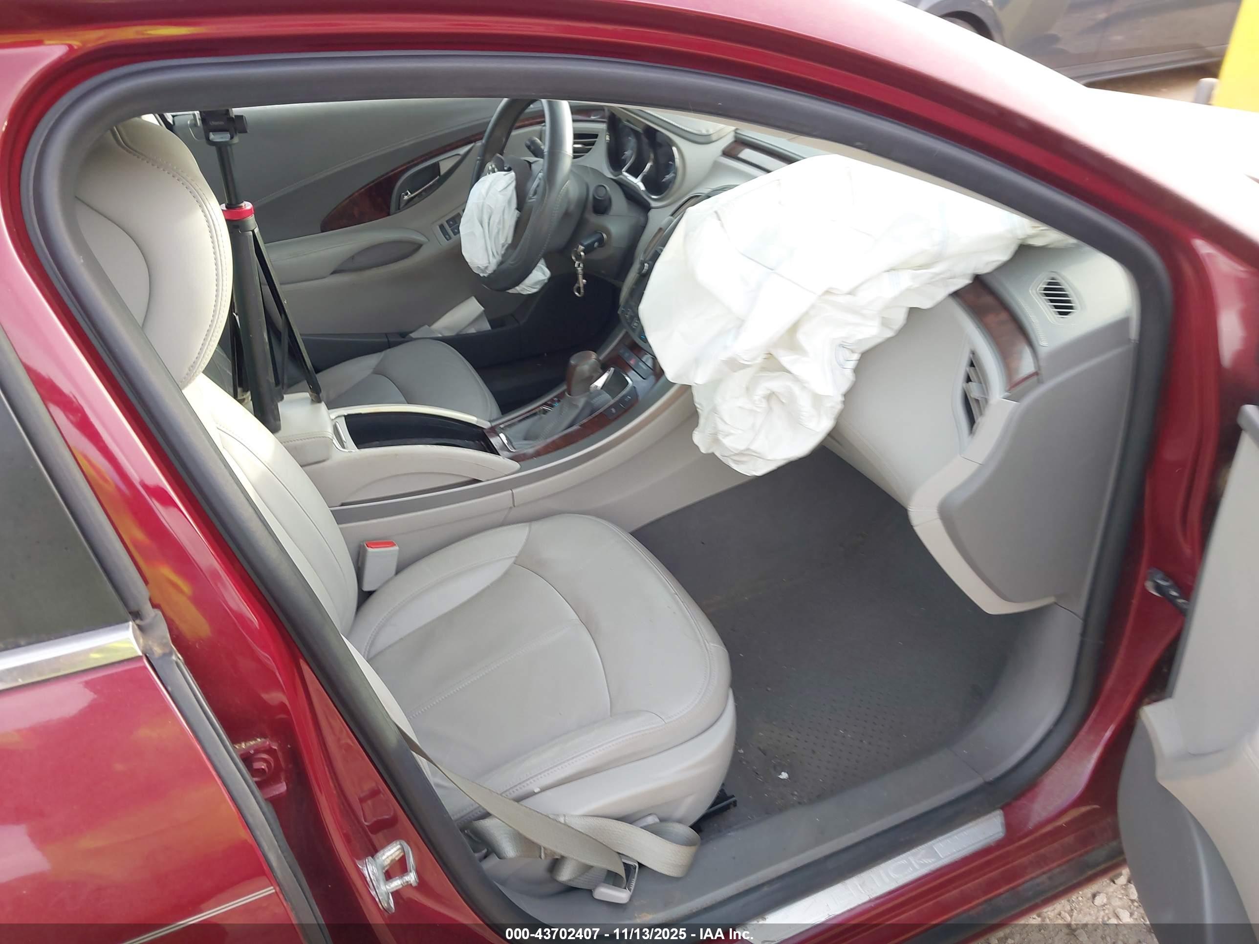 BUICK LACROSSE image 5