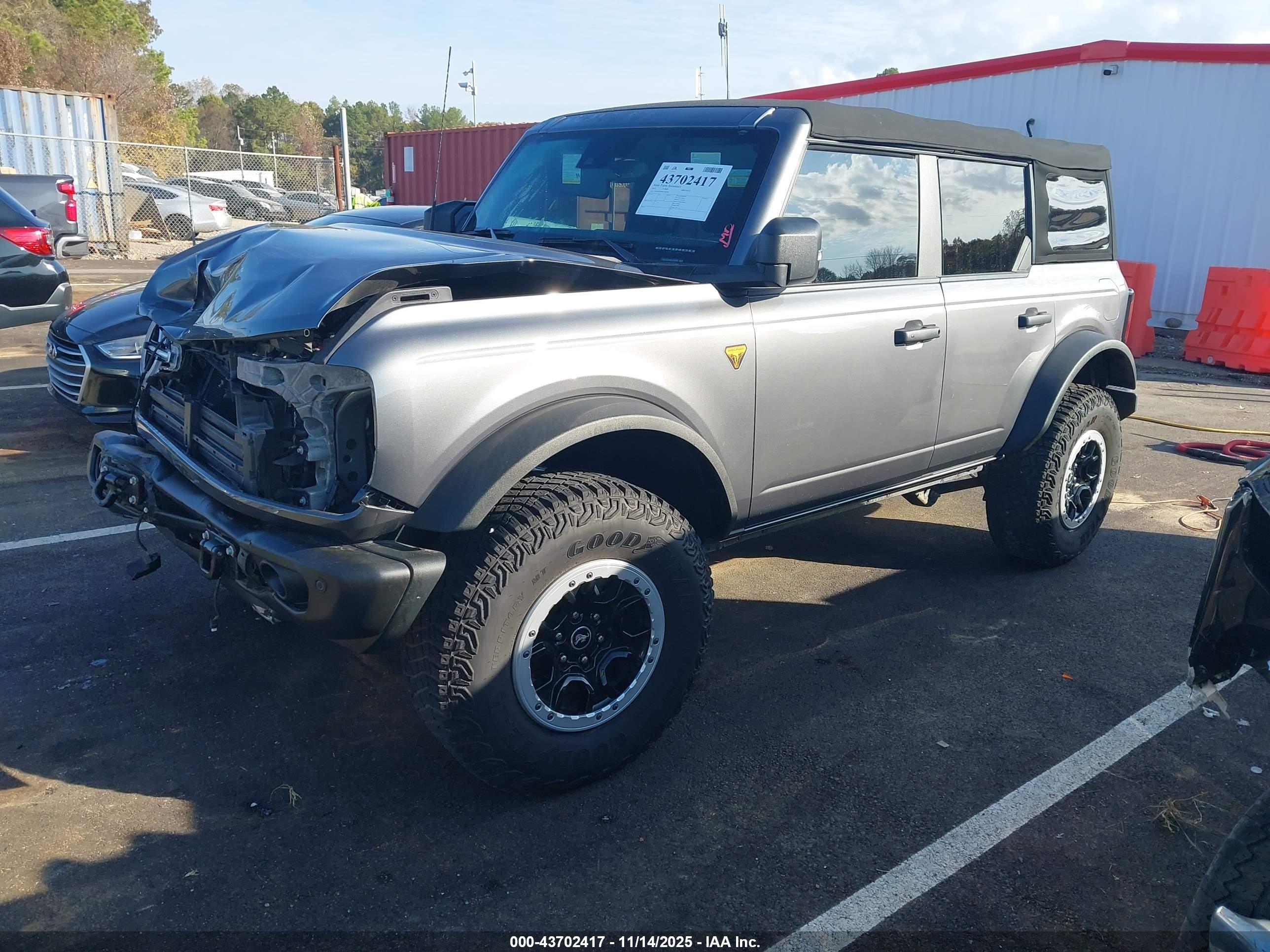 FORD BRONCO image 2