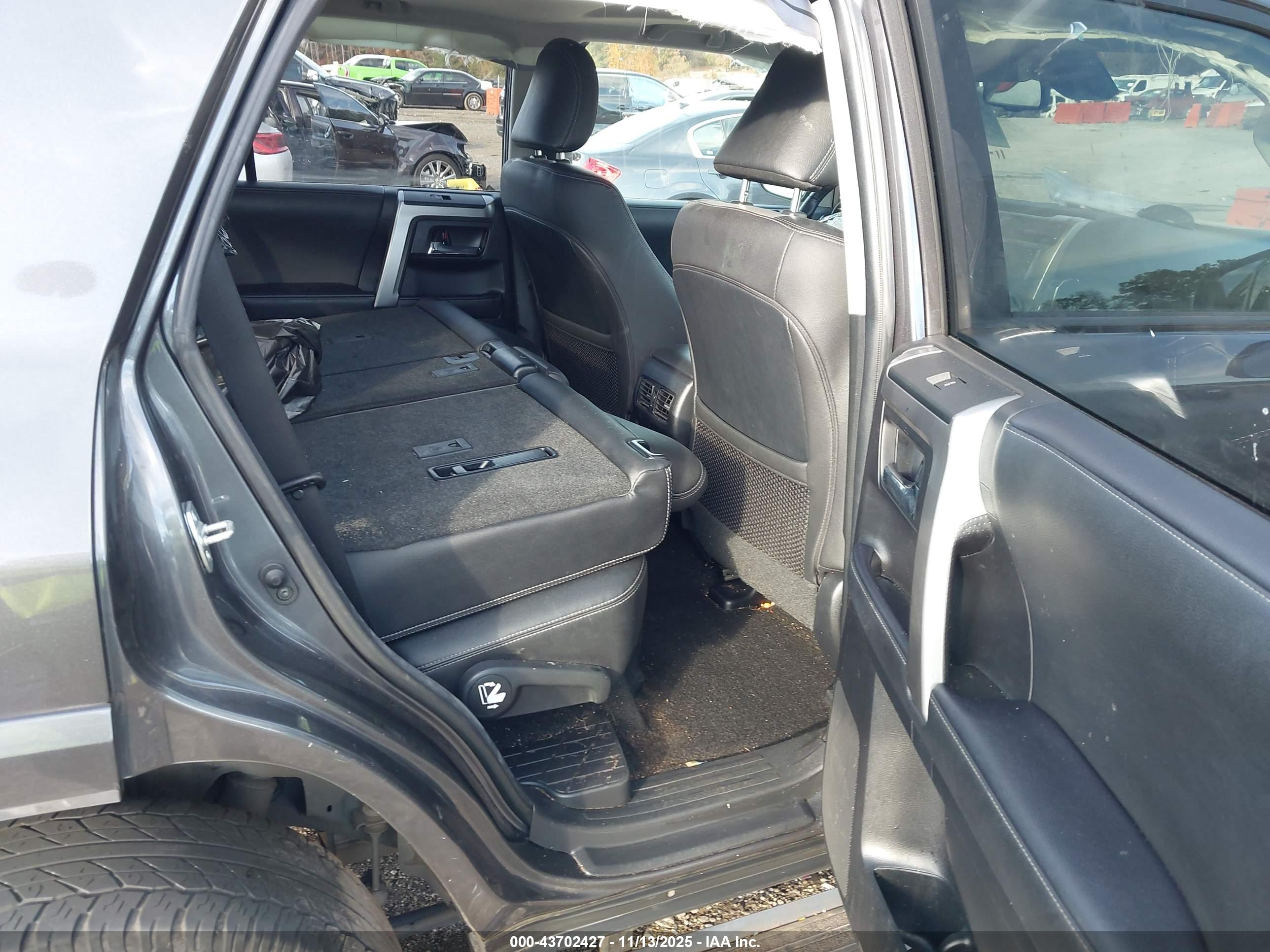 TOYOTA 4RUNNER image 8