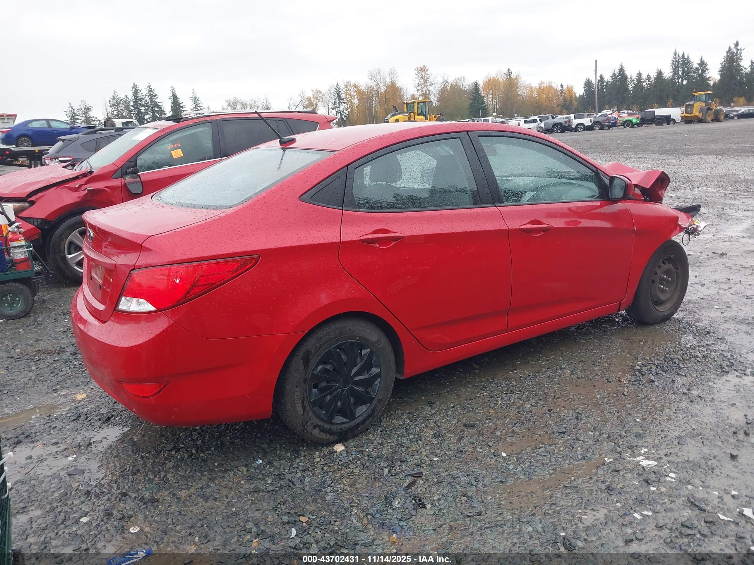 HYUNDAI ACCENT image 4