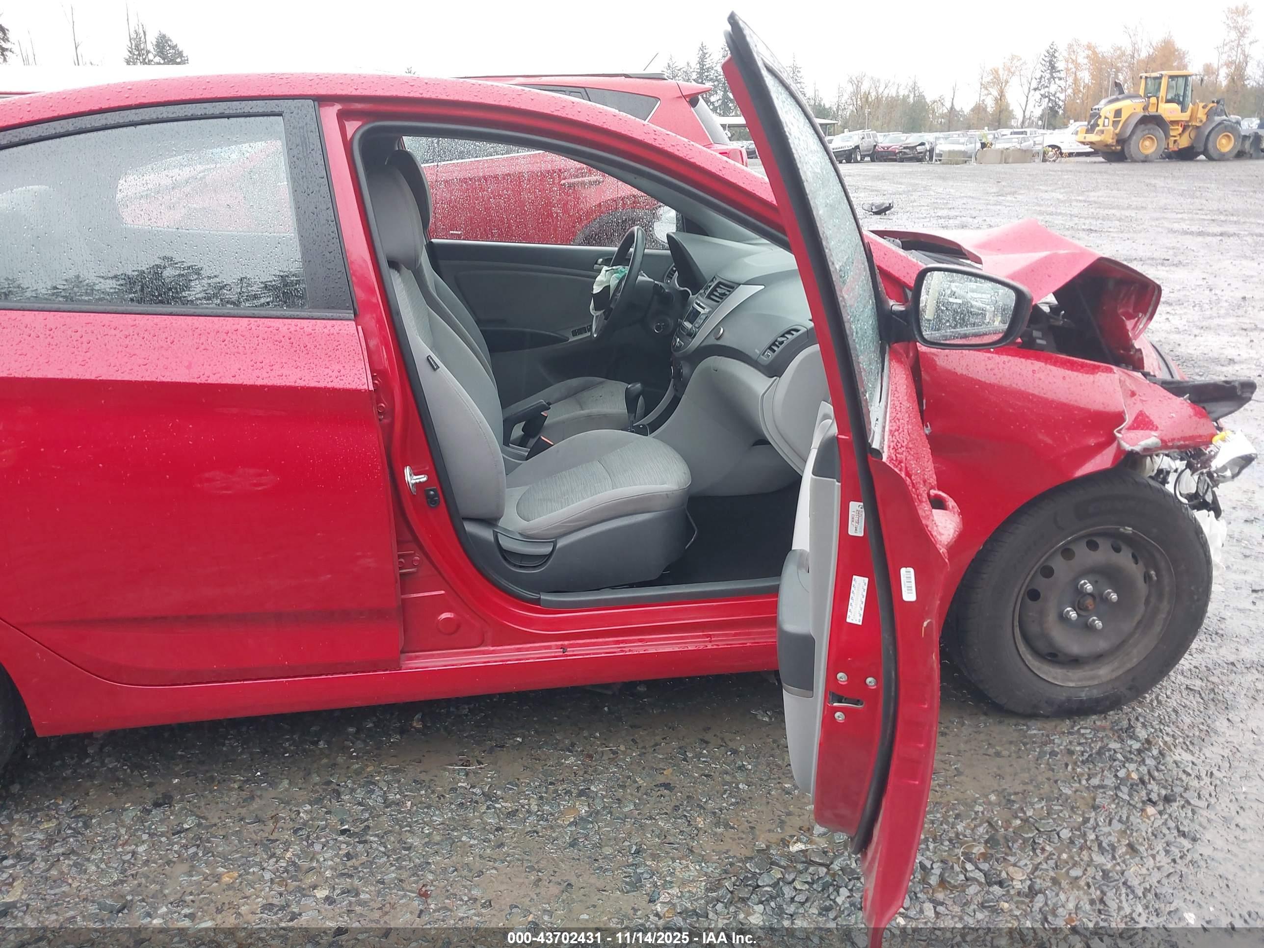 HYUNDAI ACCENT image 5