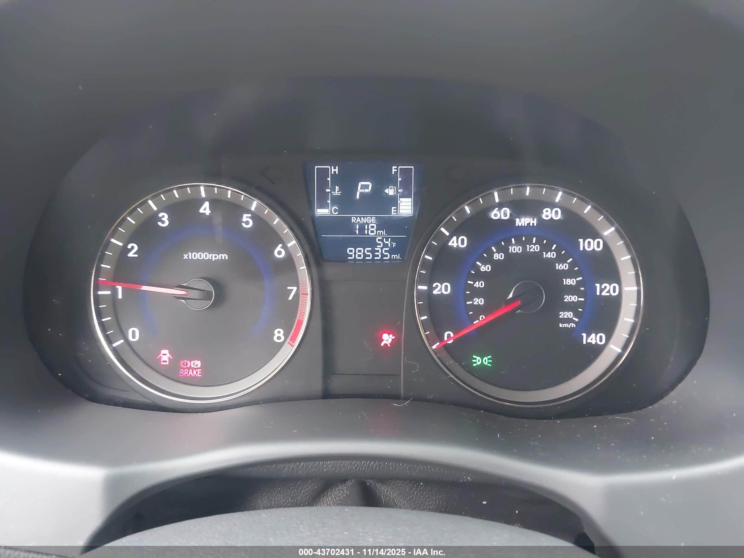 HYUNDAI ACCENT image 7