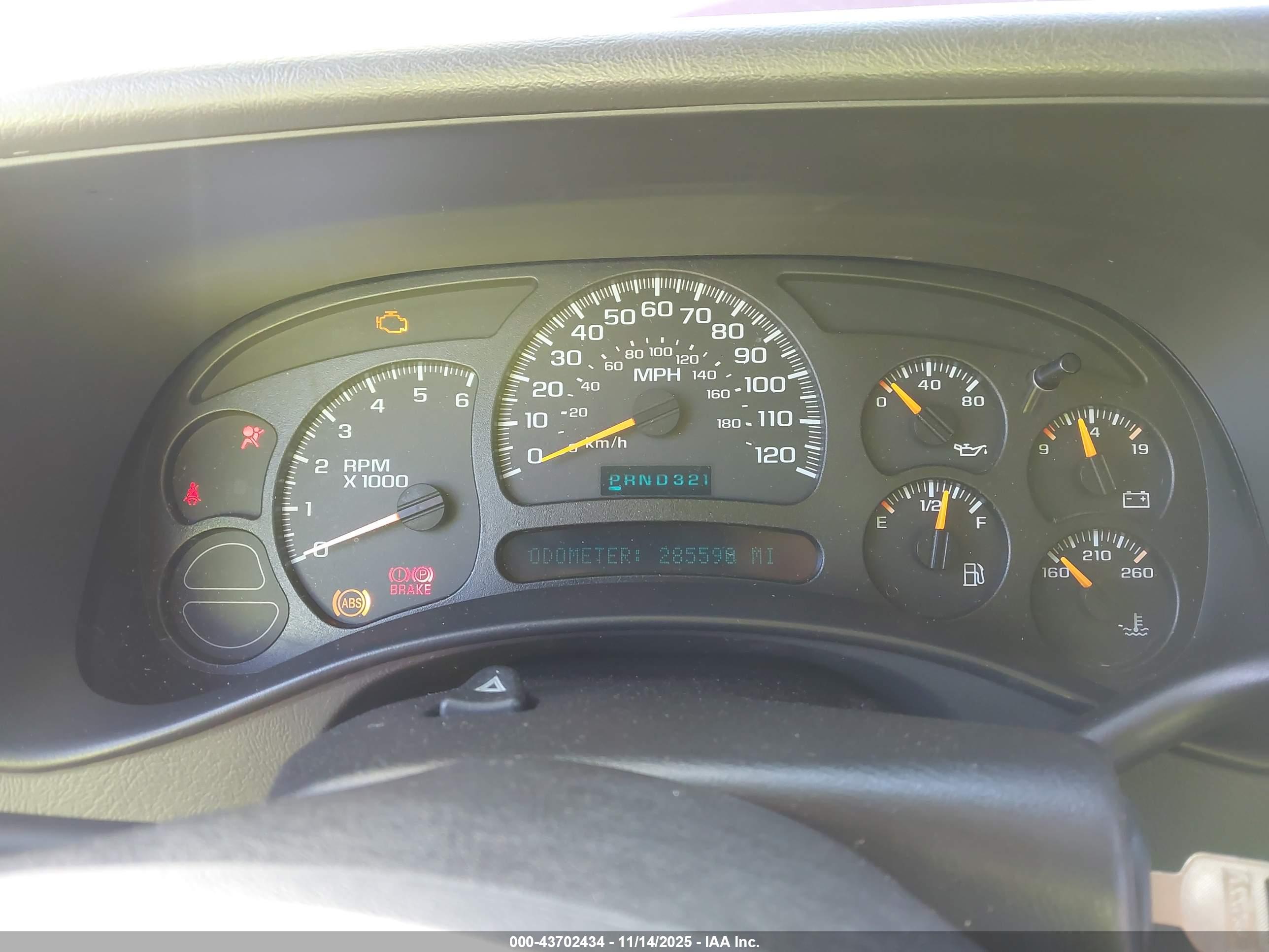 CHEVROLET TAHOE image 7