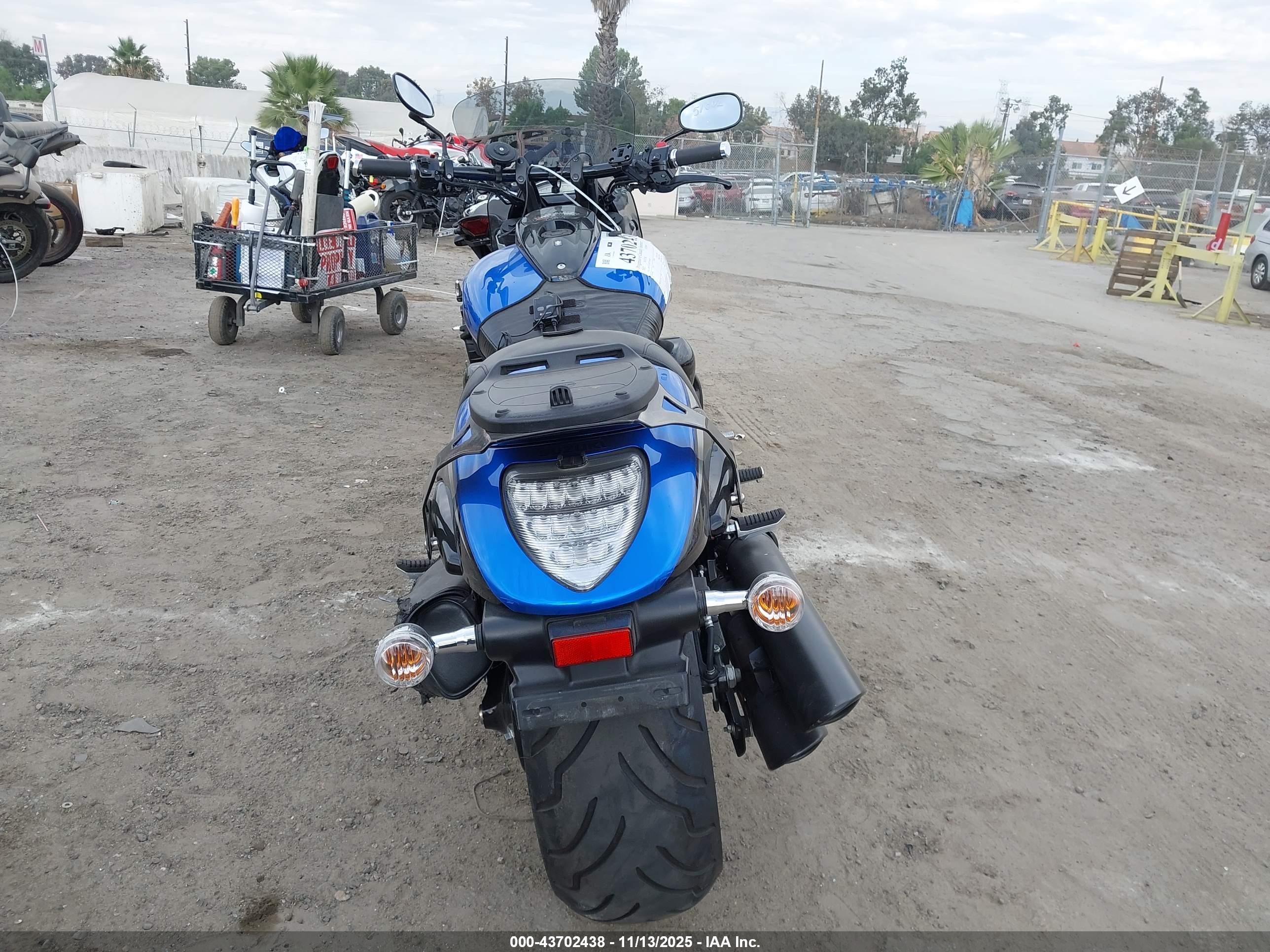 SUZUKI VZR1800 image 6