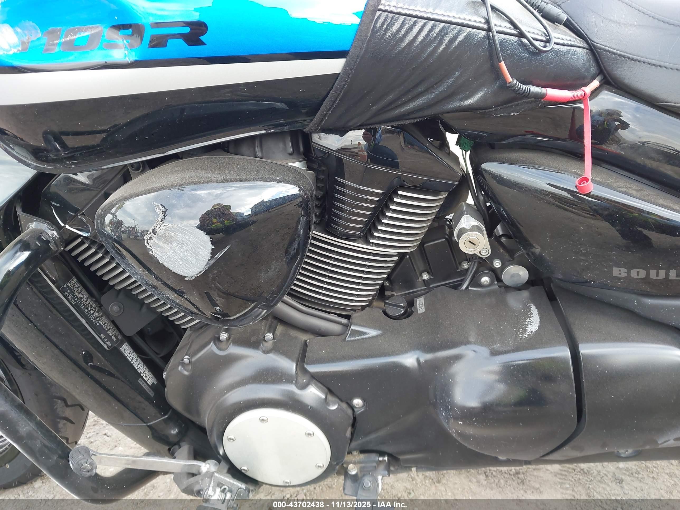 SUZUKI VZR1800 image 9