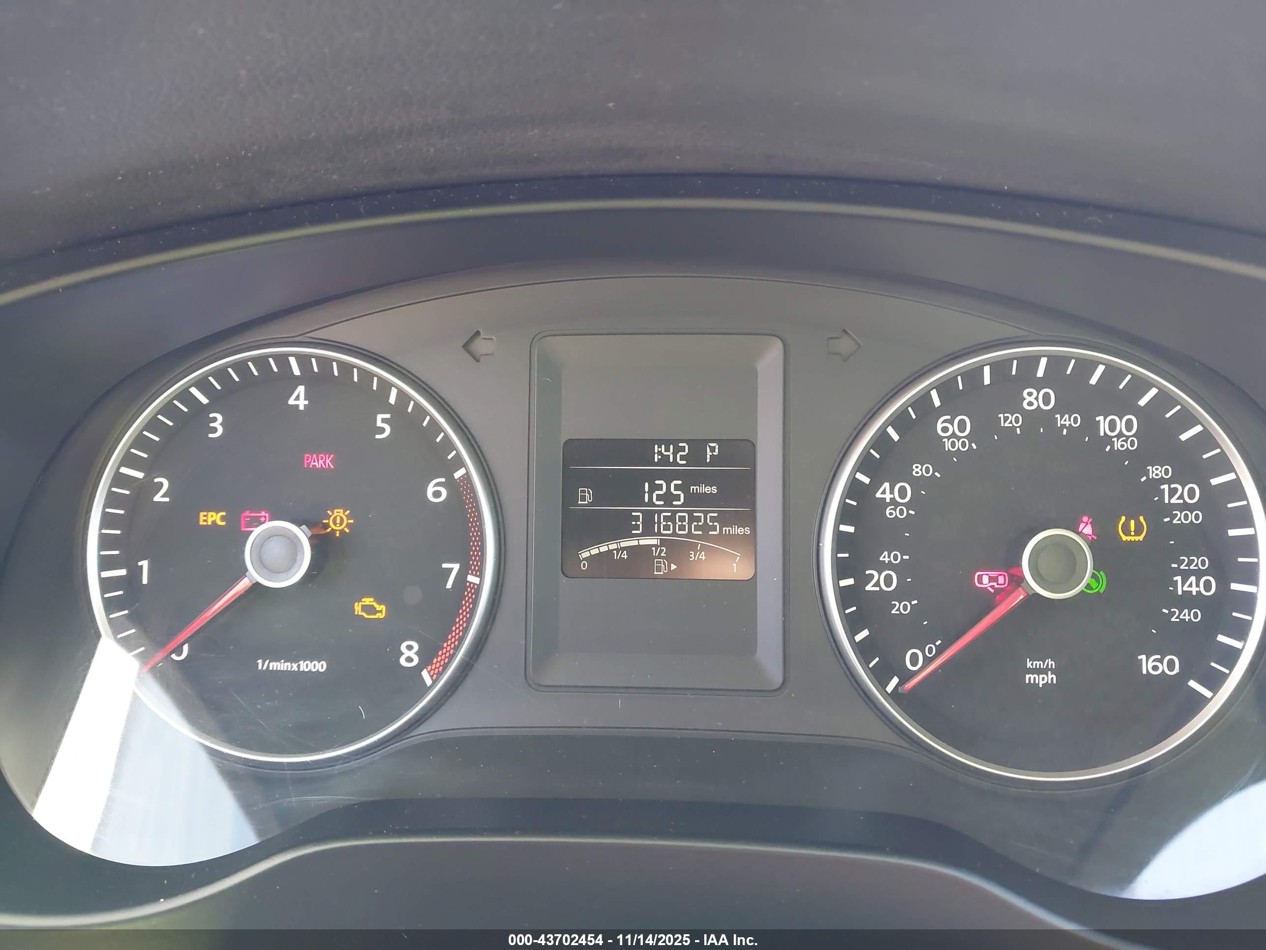 VOLKSWAGEN JETTA image 7