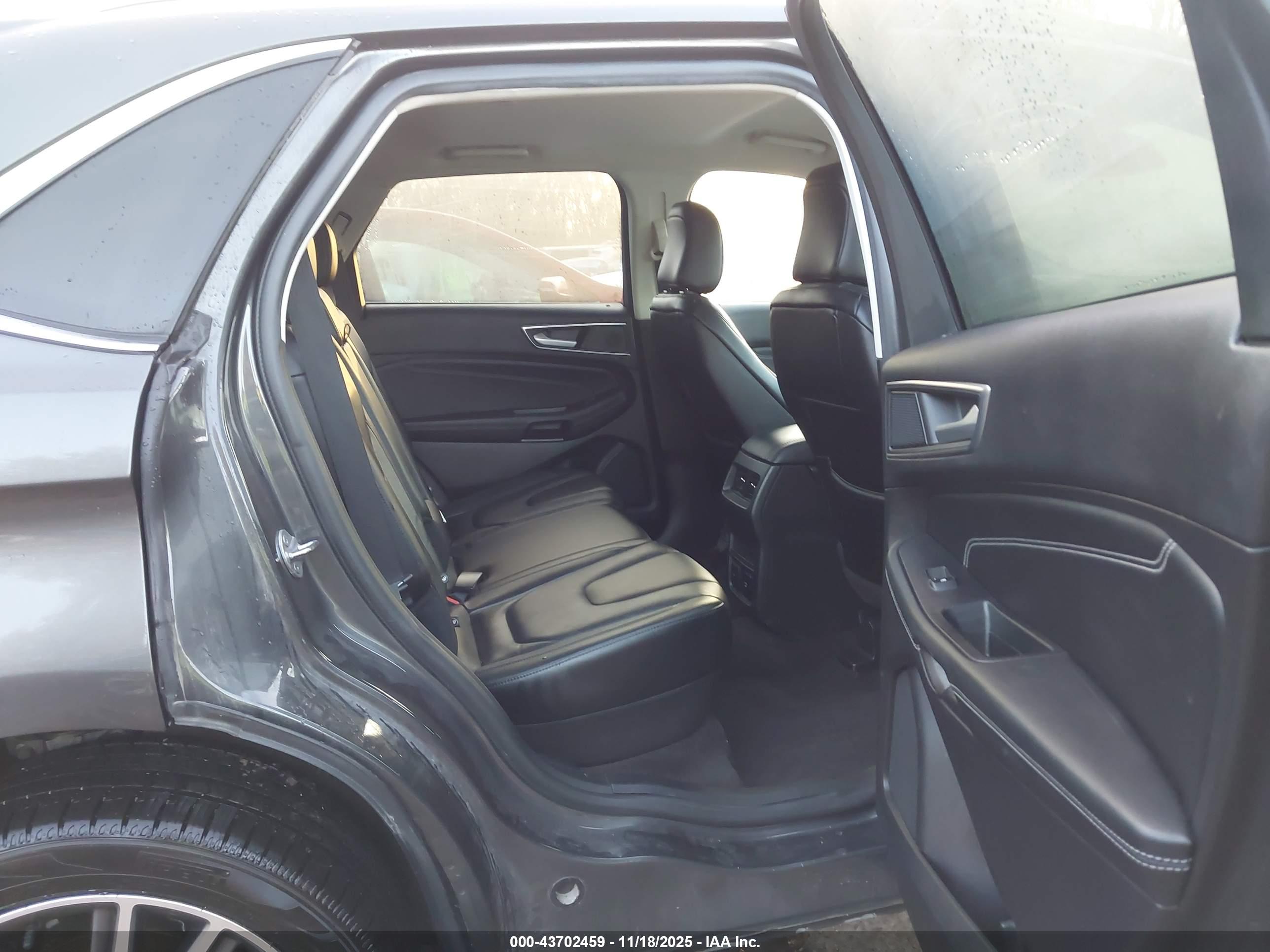 FORD EDGE image 8